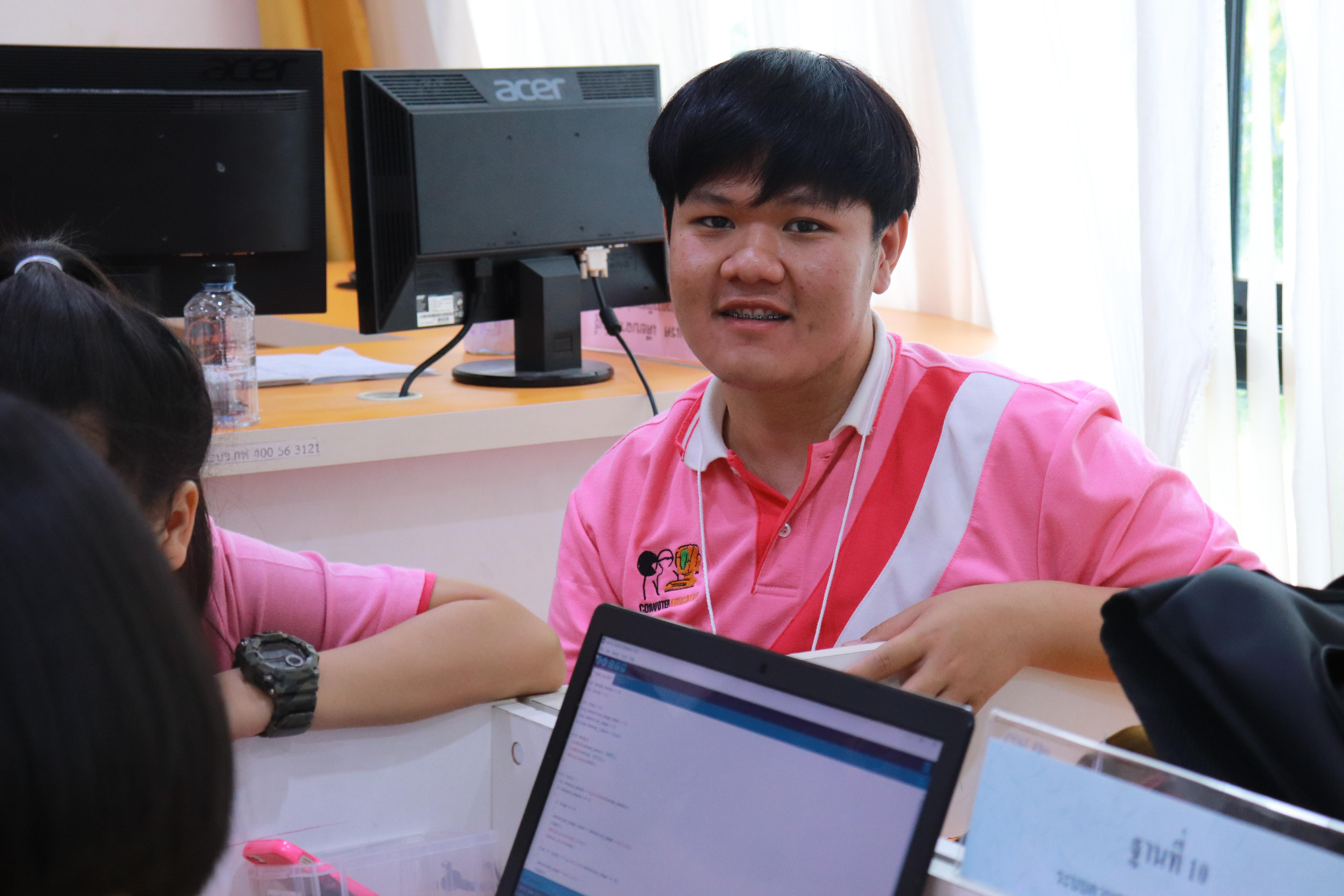 325. โครงการอบรมเชิงปฏิบัติการการพัฒนาโครงงานคอมพิวเตอร์ ด้วยระบบสมองกลฝังตัวและการเขียนโปรแกรมคอมพิวเตอร์  1-3 สิงหาคม 2561 ณ โรงเรียนองค์การบริหารส่วนจังหวัดกำแพงเพชร