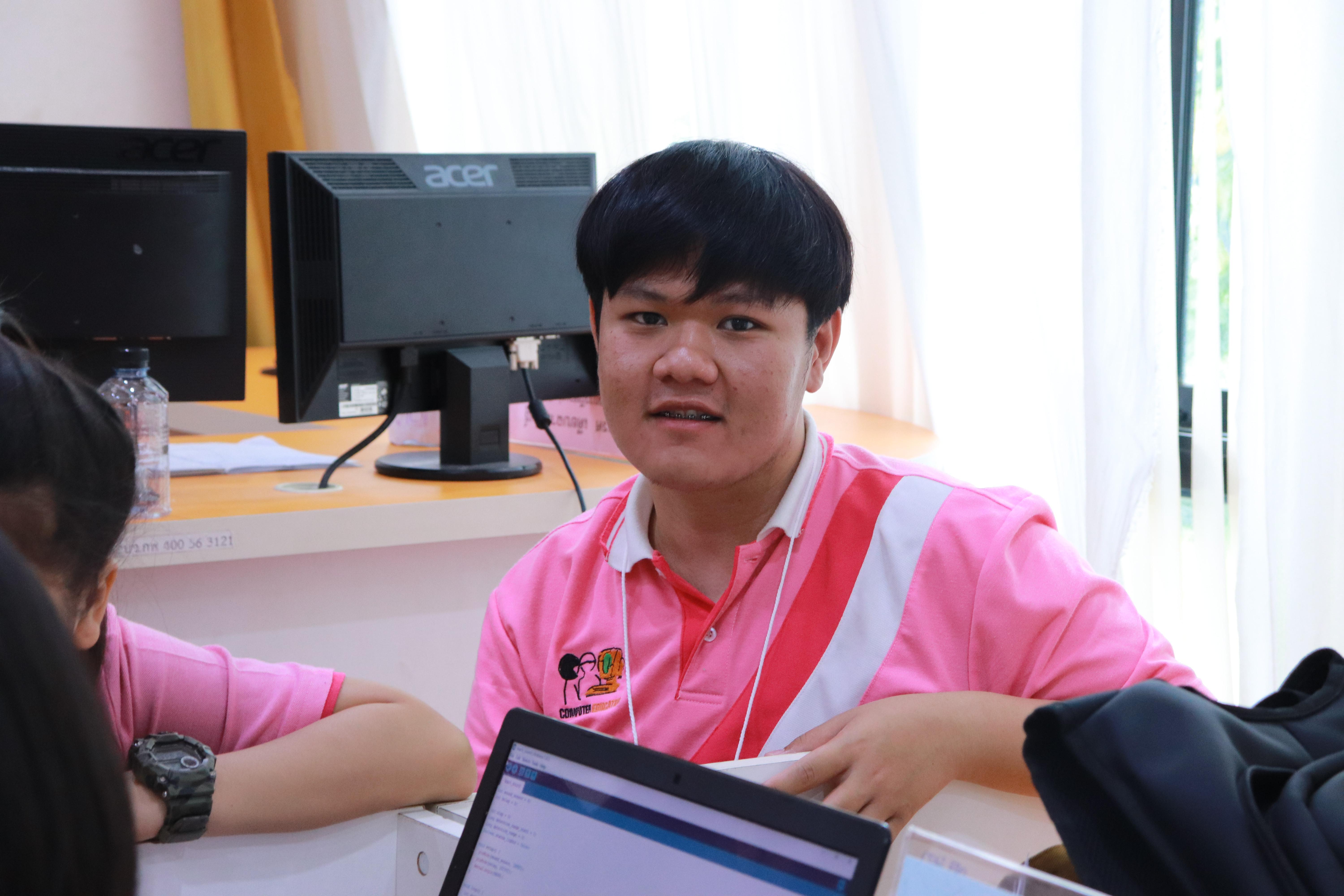 326. โครงการอบรมเชิงปฏิบัติการการพัฒนาโครงงานคอมพิวเตอร์ ด้วยระบบสมองกลฝังตัวและการเขียนโปรแกรมคอมพิวเตอร์  1-3 สิงหาคม 2561 ณ โรงเรียนองค์การบริหารส่วนจังหวัดกำแพงเพชร