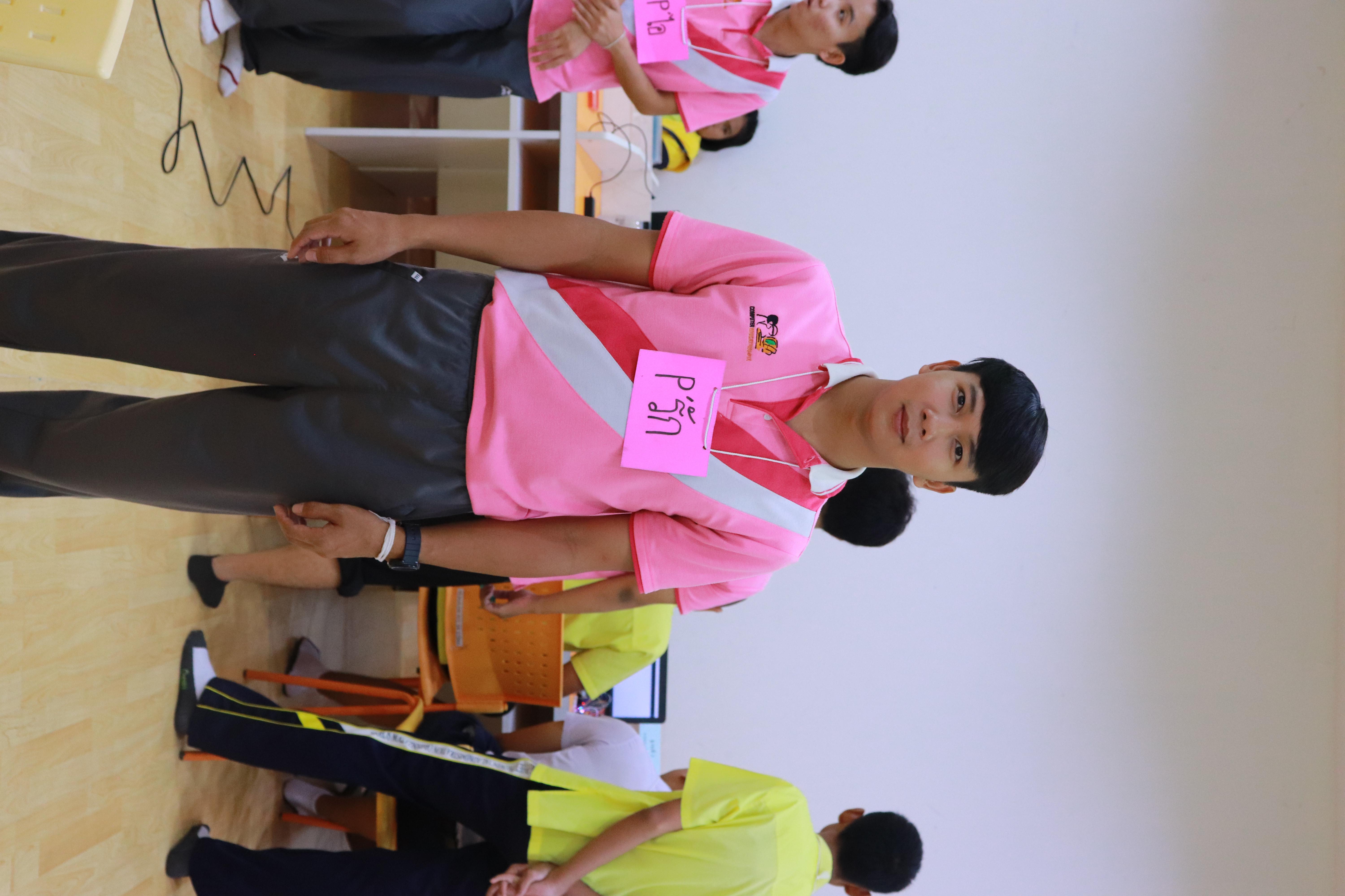 330. โครงการอบรมเชิงปฏิบัติการการพัฒนาโครงงานคอมพิวเตอร์ ด้วยระบบสมองกลฝังตัวและการเขียนโปรแกรมคอมพิวเตอร์  1-3 สิงหาคม 2561 ณ โรงเรียนองค์การบริหารส่วนจังหวัดกำแพงเพชร