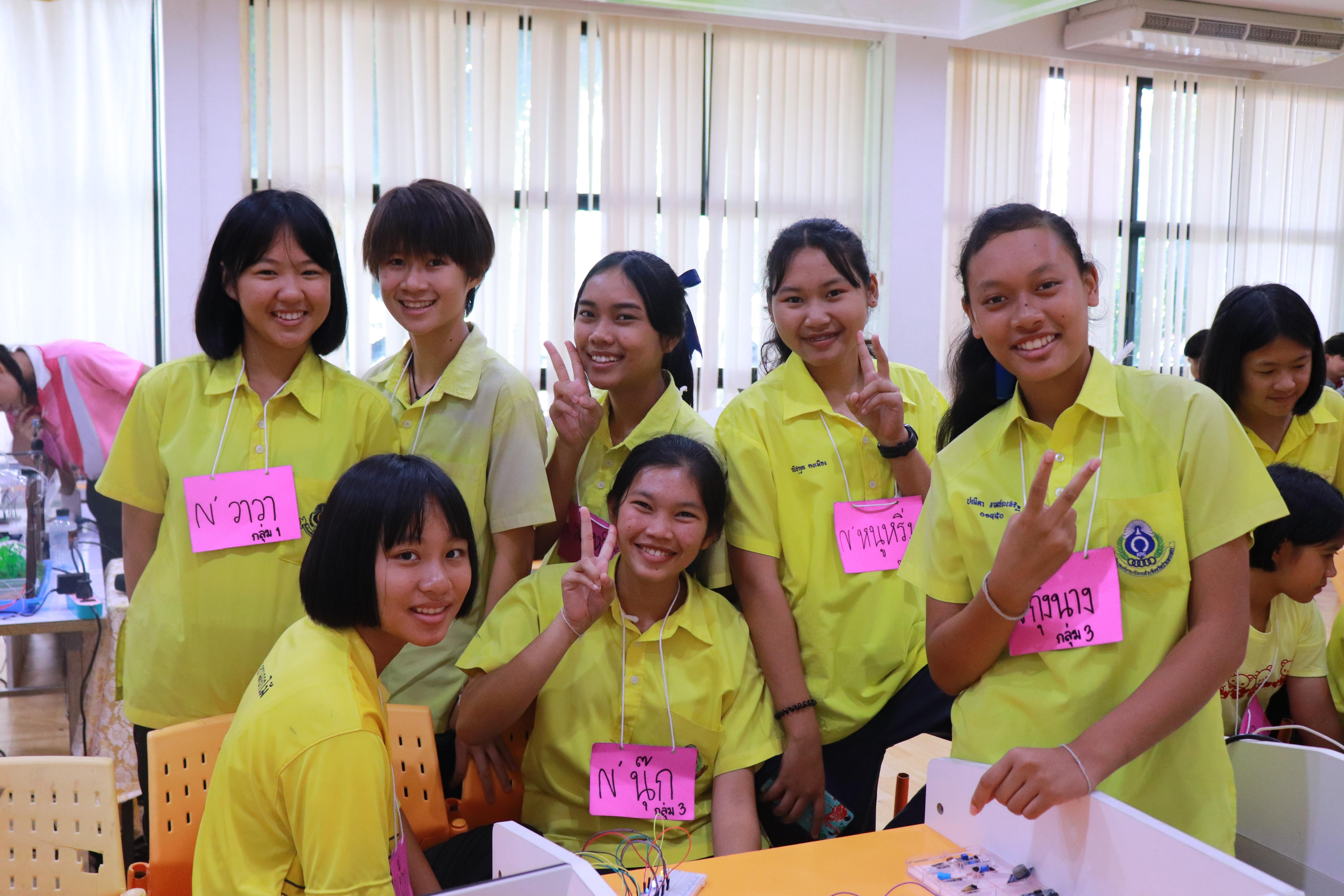 399. โครงการอบรมเชิงปฏิบัติการการพัฒนาโครงงานคอมพิวเตอร์ ด้วยระบบสมองกลฝังตัวและการเขียนโปรแกรมคอมพิวเตอร์  1-3 สิงหาคม 2561 ณ โรงเรียนองค์การบริหารส่วนจังหวัดกำแพงเพชร