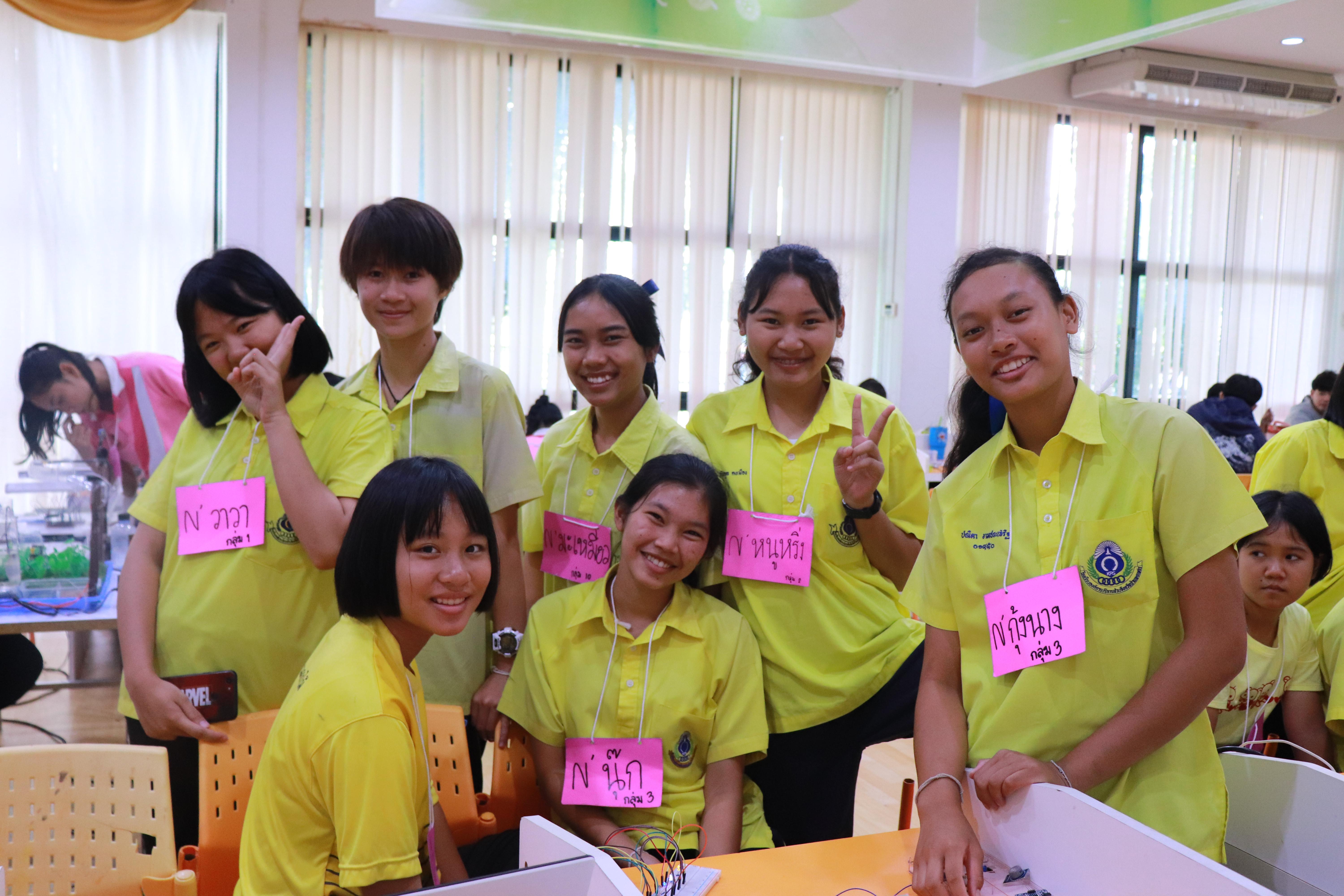 400. โครงการอบรมเชิงปฏิบัติการการพัฒนาโครงงานคอมพิวเตอร์ ด้วยระบบสมองกลฝังตัวและการเขียนโปรแกรมคอมพิวเตอร์  1-3 สิงหาคม 2561 ณ โรงเรียนองค์การบริหารส่วนจังหวัดกำแพงเพชร