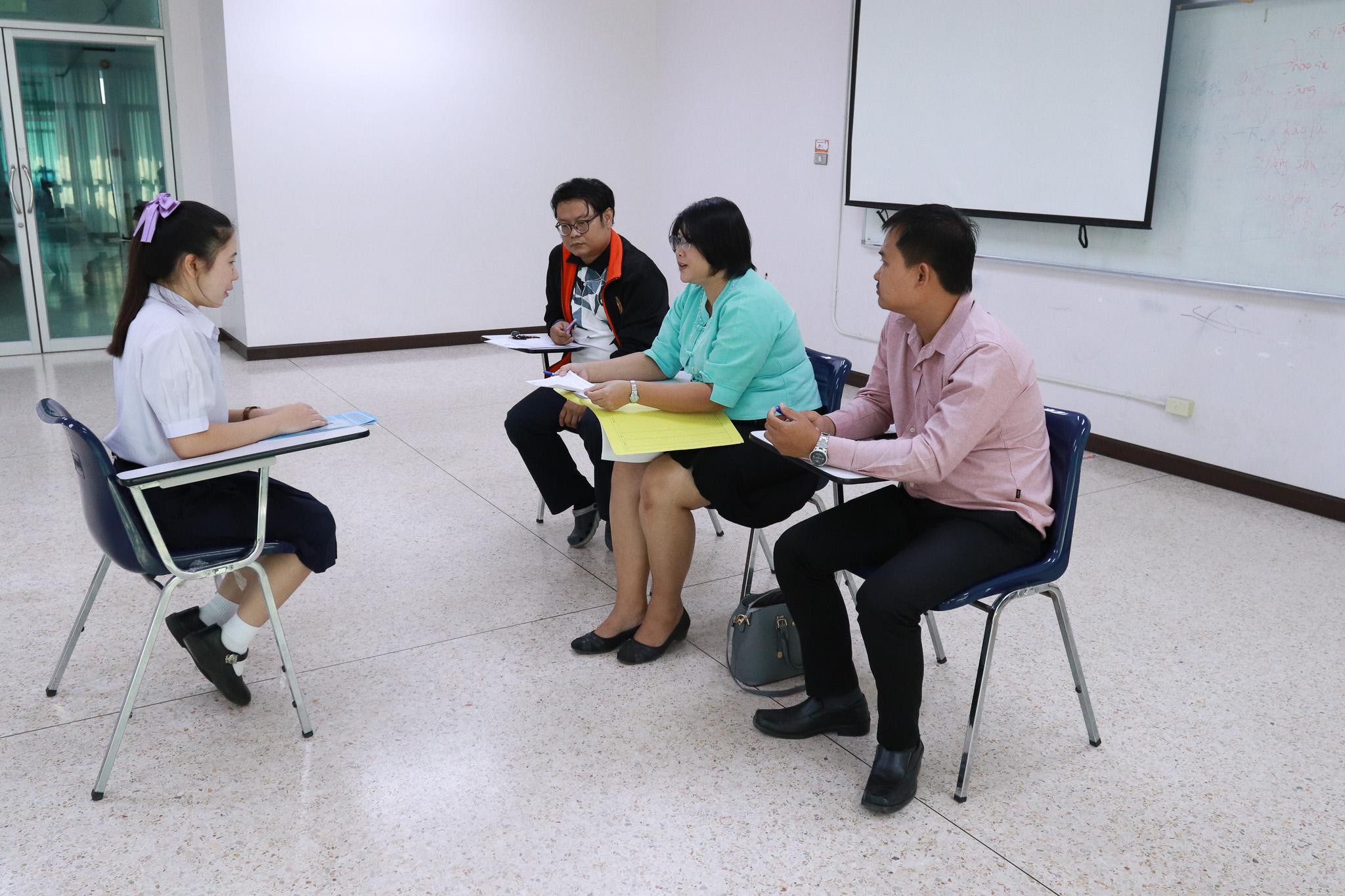 8. ผู้มีสิทธิ์เข้ารับการสอบสัมภาษณ์ ประเภท Portfolio รอบ 1 ณ ห้องสอบสัมภาษณ์ อาคาร 14 ชั้น 6 ห้อง 2 โปรแกรมวิชาคอมพิวเตอร์ คณะครุศาสตร์  วันที่ 19 กุมภาพันธ์ 2562