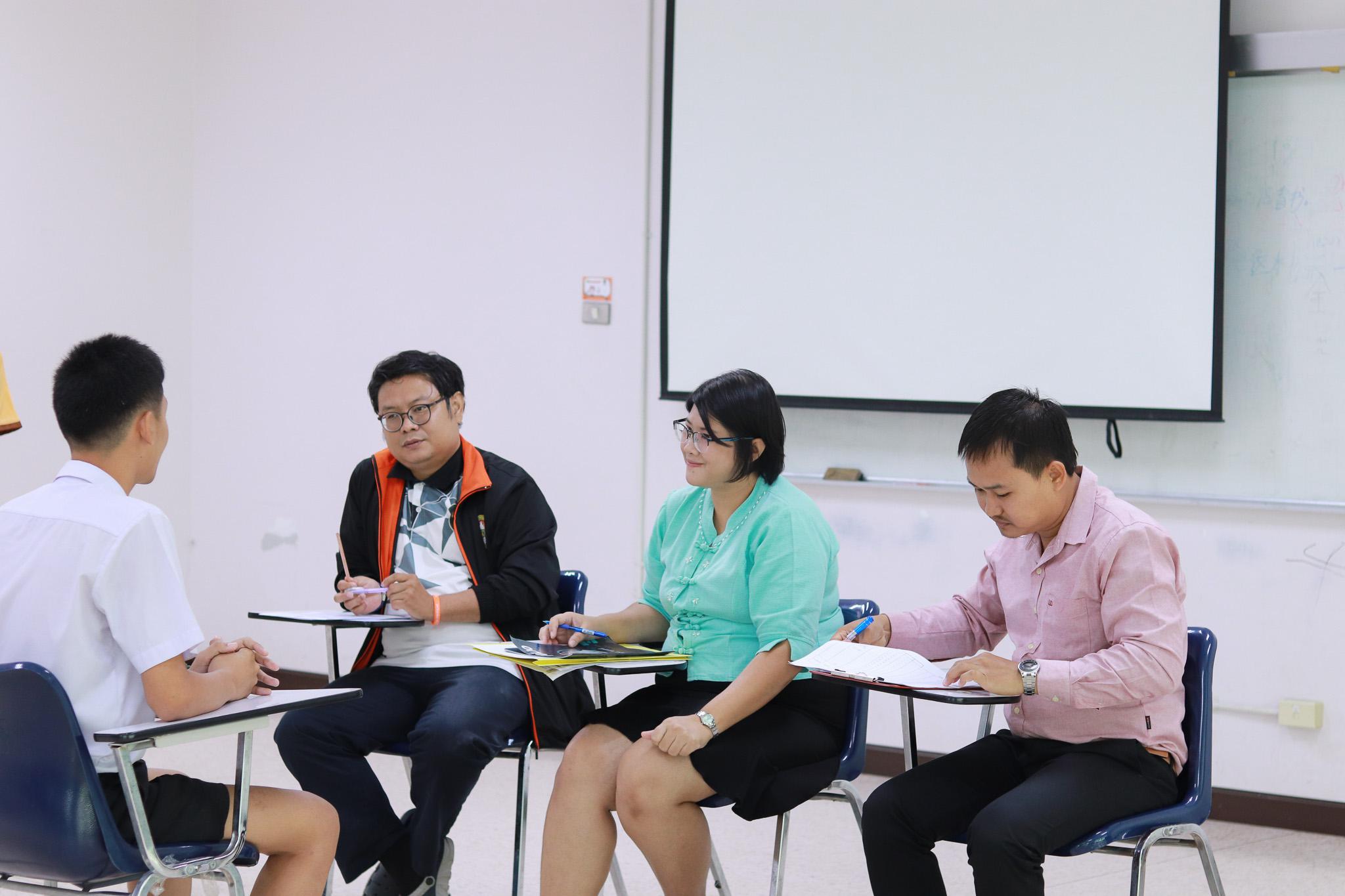30. ผู้มีสิทธิ์เข้ารับการสอบสัมภาษณ์ ประเภท Portfolio รอบ 1 ณ ห้องสอบสัมภาษณ์ อาคาร 14 ชั้น 6 ห้อง 2 โปรแกรมวิชาคอมพิวเตอร์ คณะครุศาสตร์  วันที่ 19 กุมภาพันธ์ 2562