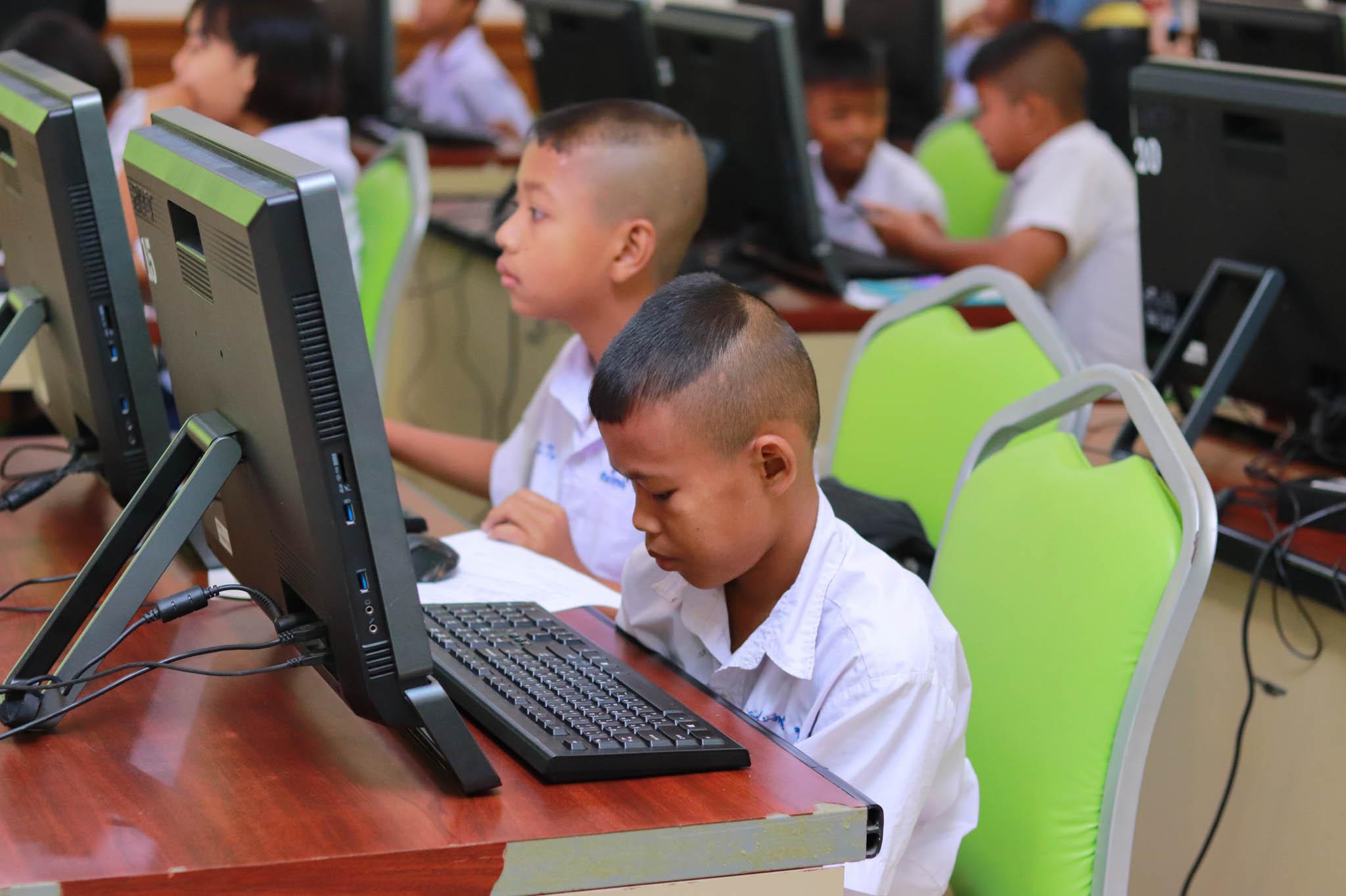 15. โครงการอบรมเชิงปฏิบัติการทักษะคอมพิวเตอร์เพื่อการศึกษา ประจำปี 2562 ระหว่างวันที่ 25-27 กุมภาพันธ์ 2562 ณ ห้องประชุมสภาองค์การบริหารส่วนตำบลวังแขม