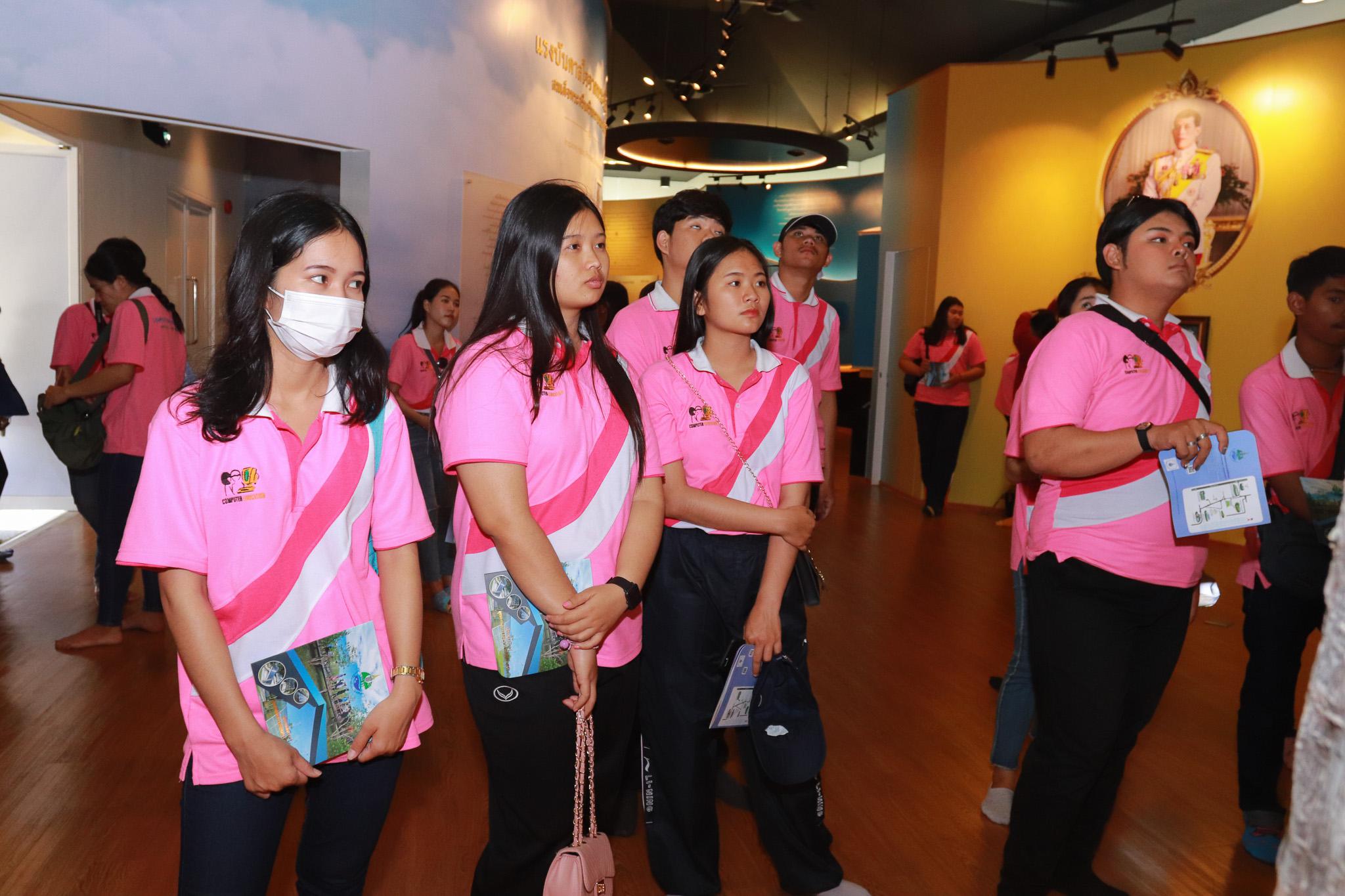 90. โครงการศึกษาดูงานการเรียนการสอนโปรแกรมวิชาคอมพิวเตอร์ วันที่ 7-9 มีนาคม 2562 ณ อุทยานสิ่งแวดล้อมนานาชาติสิรินธร และ