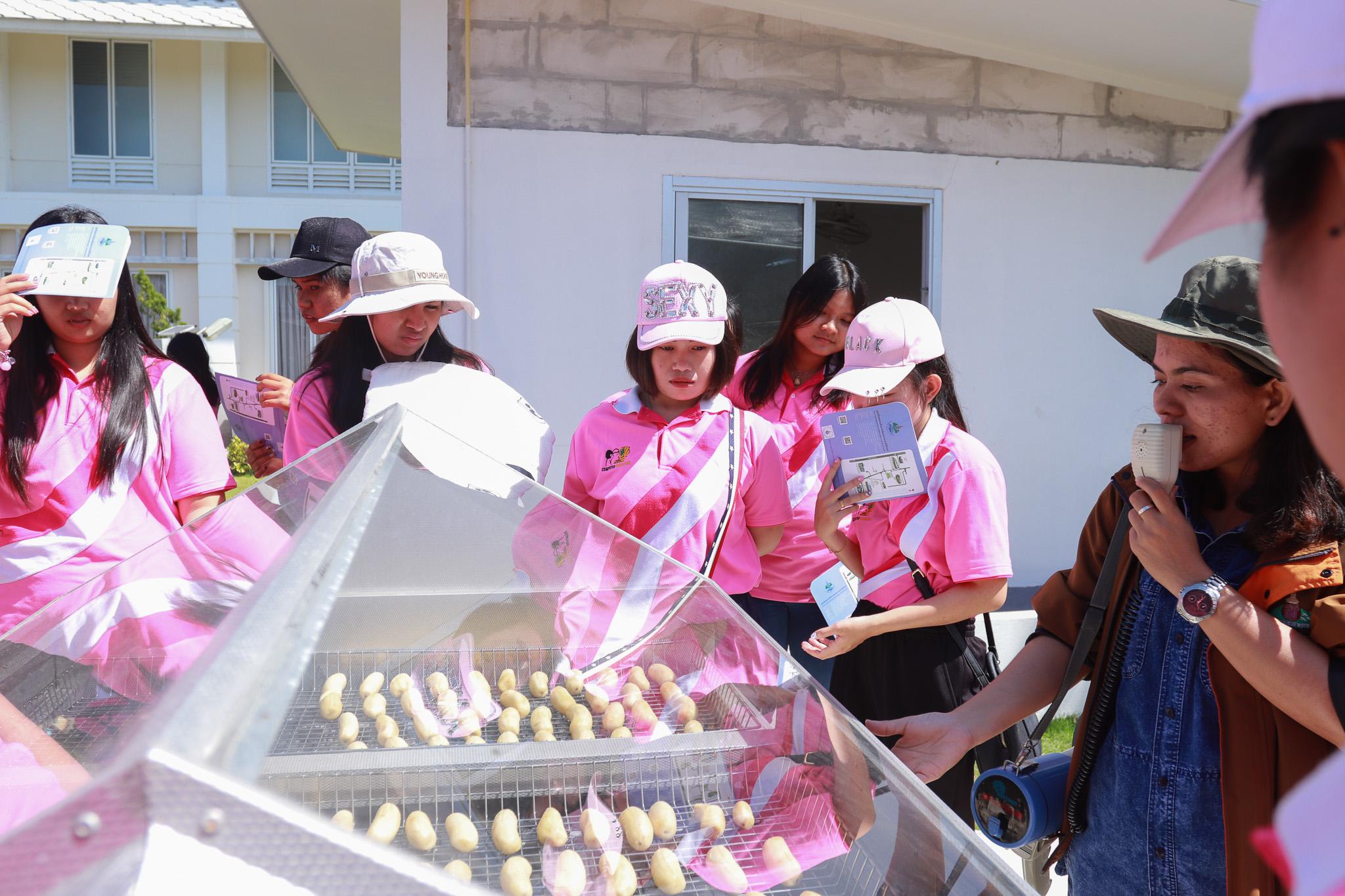 127. โครงการศึกษาดูงานการเรียนการสอนโปรแกรมวิชาคอมพิวเตอร์ วันที่ 7-9 มีนาคม 2562 ณ อุทยานสิ่งแวดล้อมนานาชาติสิรินธร และ