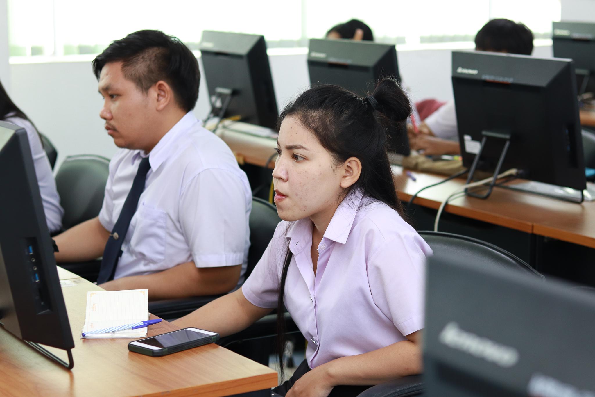 6. การเตรียมความพร้อมวิชาเอกให้นักศึกษาชั้นปีที่ 5 โปรแกรมวิชาคอมพิวเตอร์ วันที่ 28 มีนาคม 2562