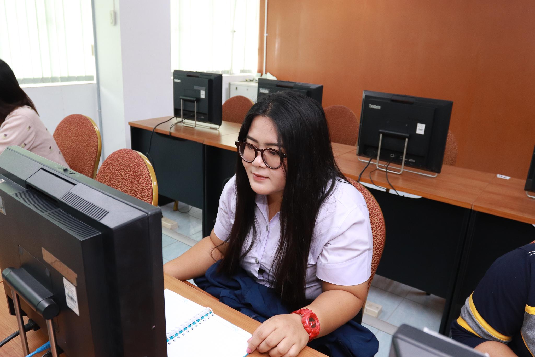 2. การเตรียมความพร้อมวิชาเอกให้นักศึกษาชั้นปีที่ 5 โปรแกรมวิชาคอมพิวเตอร์ วันที่ 28 มีนาคม 2562