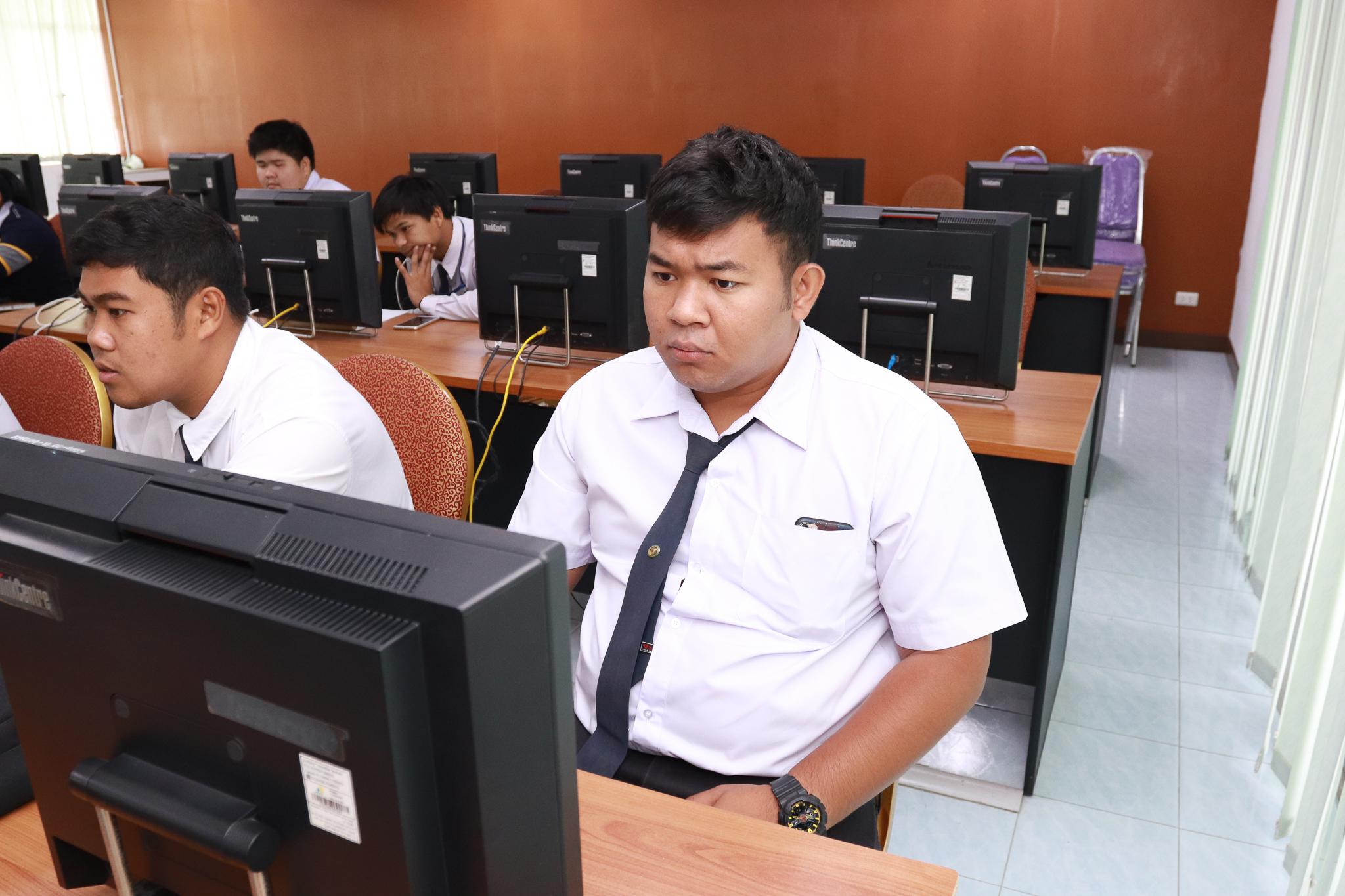 3. การเตรียมความพร้อมวิชาเอกให้นักศึกษาชั้นปีที่ 5 โปรแกรมวิชาคอมพิวเตอร์ วันที่ 28 มีนาคม 2562