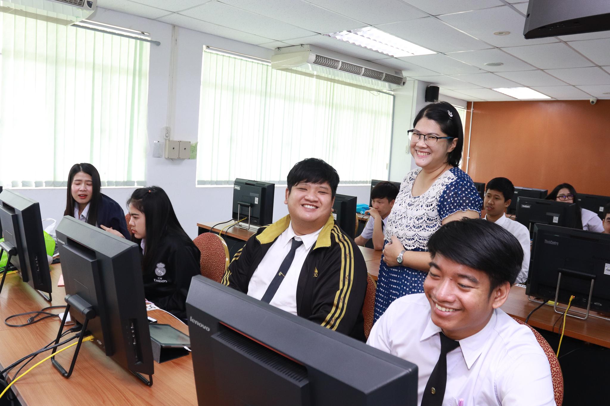 54. การเตรียมความพร้อมวิชาเอกให้นักศึกษาชั้นปีที่ 5 โปรแกรมวิชาคอมพิวเตอร์ วันที่ 28 มีนาคม 2562