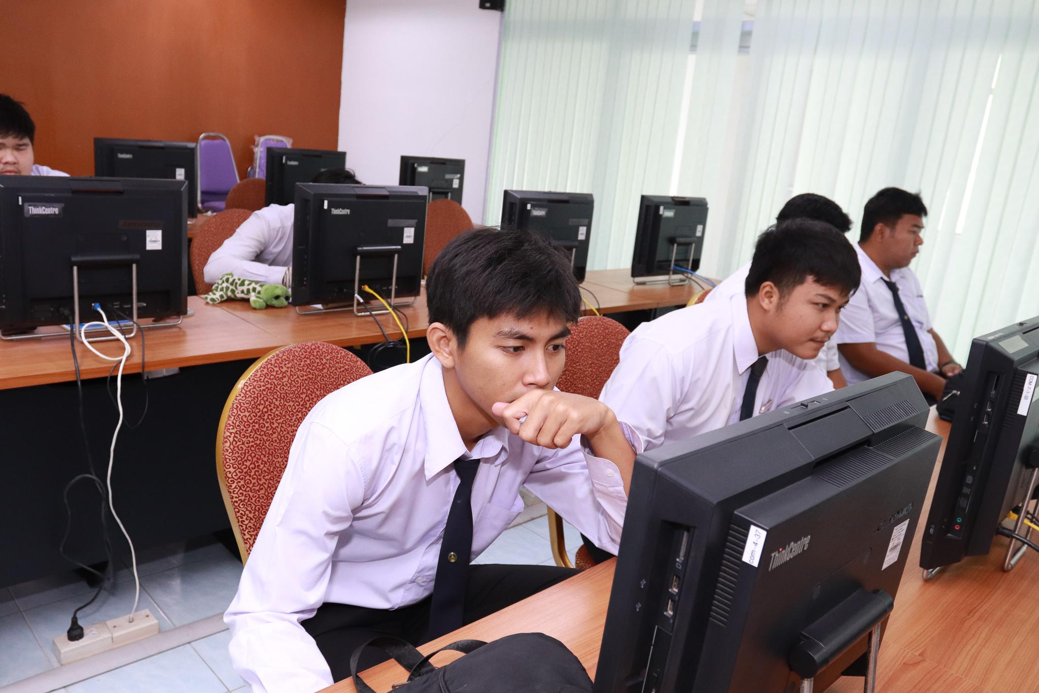 57. การเตรียมความพร้อมวิชาเอกให้นักศึกษาชั้นปีที่ 5 โปรแกรมวิชาคอมพิวเตอร์ วันที่ 28 มีนาคม 2562