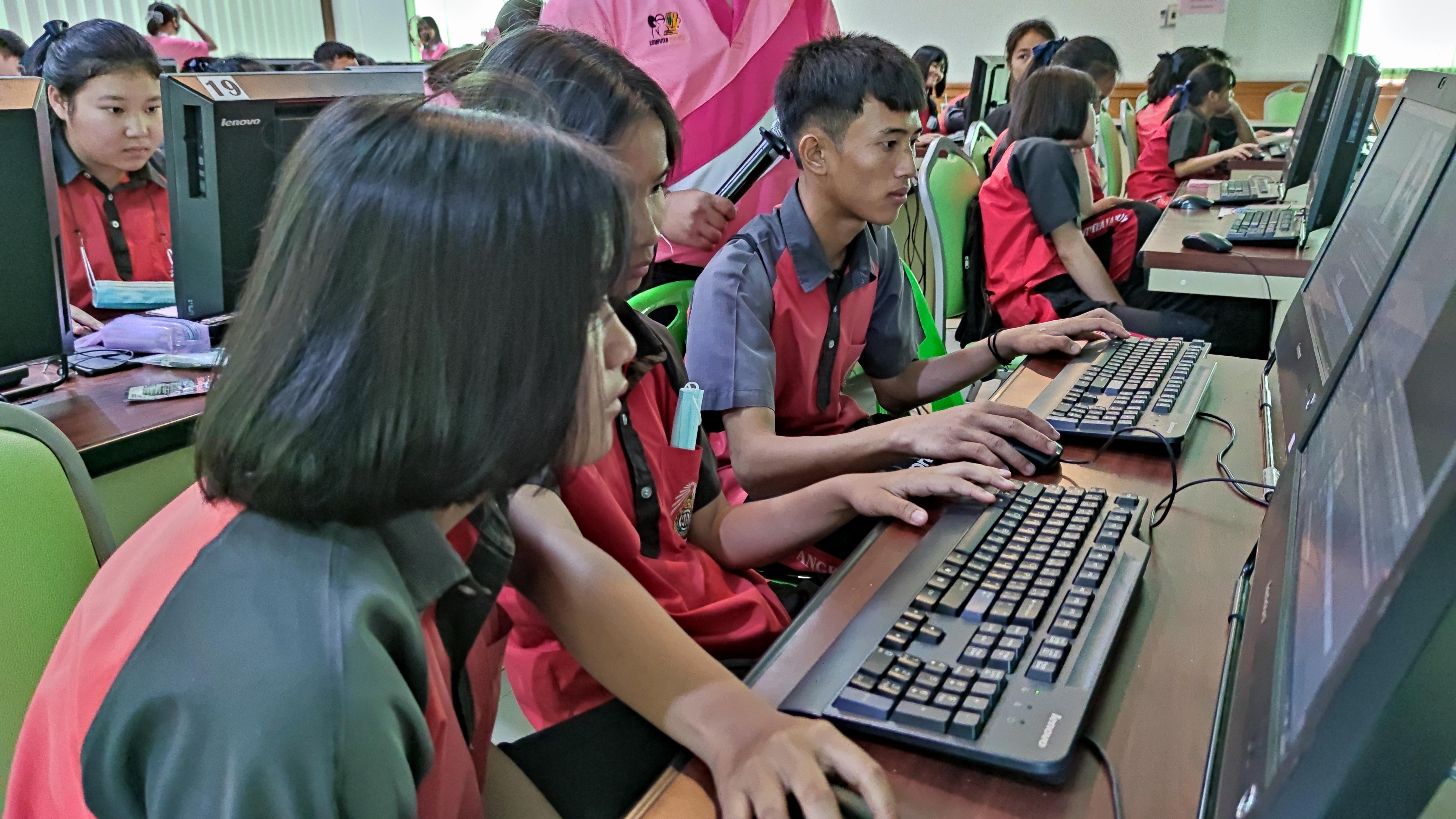 46. โครงการอบรมเชิงปฏิบัติการทักษะคอมพิวเตอร์เพื่อการศึกษา กิจกรรมค่ายเยาวชนคนไอที นักยูทูบเบอร์น้อย | 2-3 มีนาคม 2564