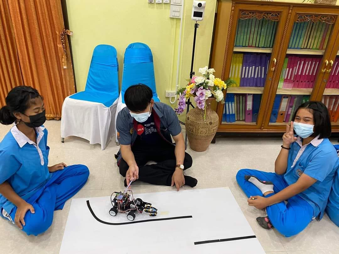8. โครงการกิจกรรมการจัดการเรียนรู้แบบสะเต็มศึกษา รายวิชาวิทยาการคำนวณ หน่วยการเรียนรู้การเขียนโปรแกรมภาษาหุ่นยนต์ โรงเรียนบ้านวังทอง อ.เมือง จ.กำแพงเพชร | 18 กรกฎาคม 2565