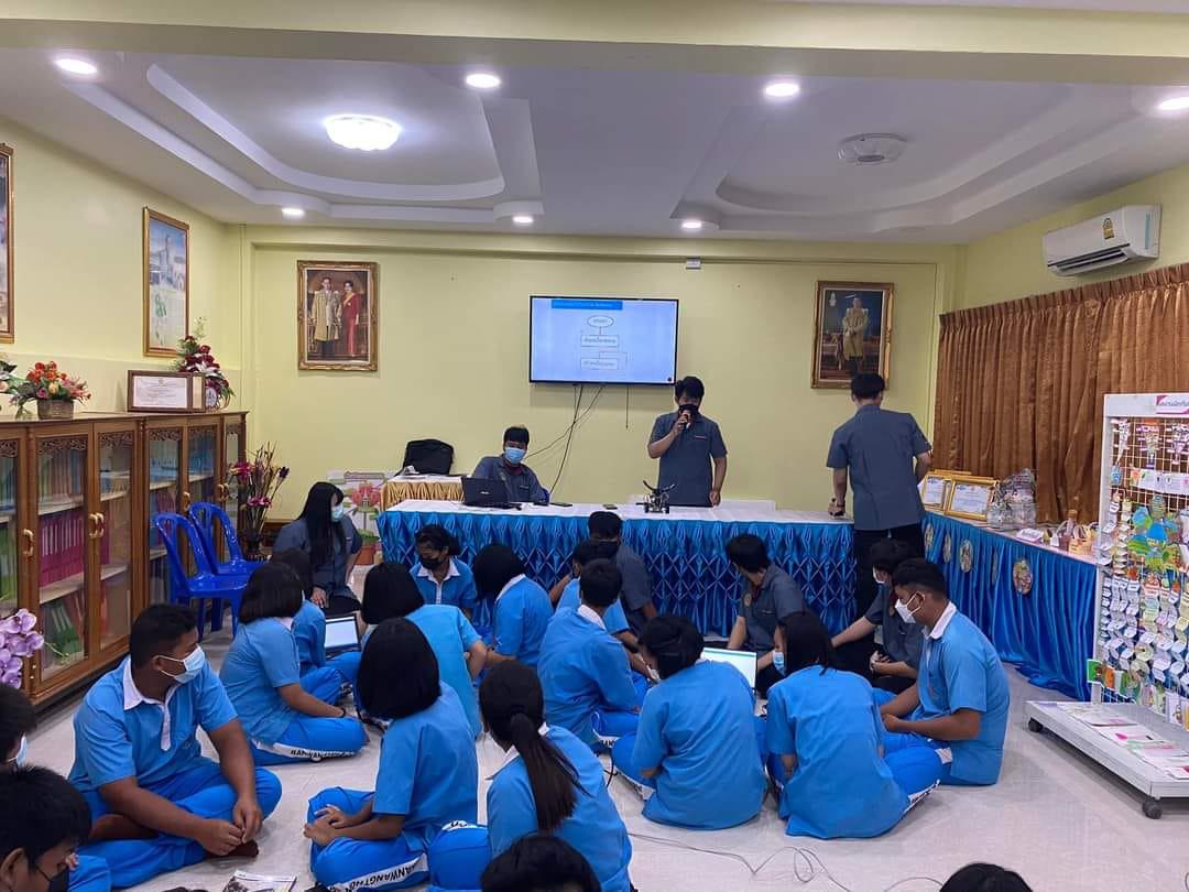 12. โครงการกิจกรรมการจัดการเรียนรู้แบบสะเต็มศึกษา รายวิชาวิทยาการคำนวณ หน่วยการเรียนรู้การเขียนโปรแกรมภาษาหุ่นยนต์ โรงเรียนบ้านวังทอง อ.เมือง จ.กำแพงเพชร | 18 กรกฎาคม 2565
