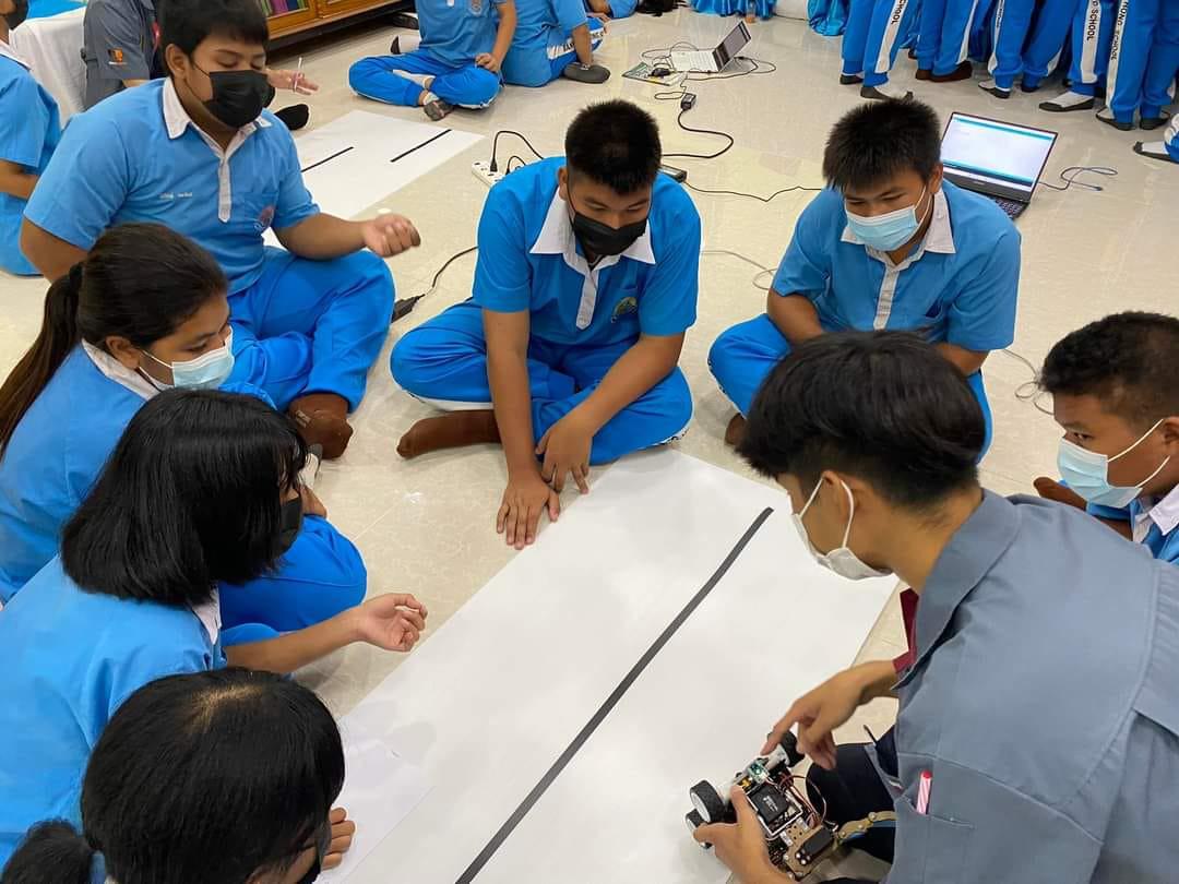 14. โครงการกิจกรรมการจัดการเรียนรู้แบบสะเต็มศึกษา รายวิชาวิทยาการคำนวณ หน่วยการเรียนรู้การเขียนโปรแกรมภาษาหุ่นยนต์ โรงเรียนบ้านวังทอง อ.เมือง จ.กำแพงเพชร | 18 กรกฎาคม 2565