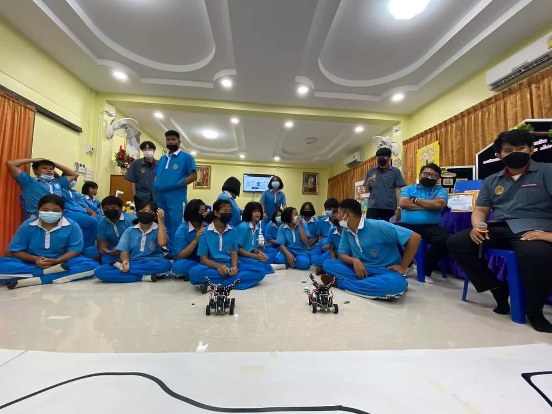 15. โครงการกิจกรรมการจัดการเรียนรู้แบบสะเต็มศึกษา รายวิชาวิทยาการคำนวณ หน่วยการเรียนรู้การเขียนโปรแกรมภาษาหุ่นยนต์ โรงเรียนบ้านวังทอง อ.เมือง จ.กำแพงเพชร | 18 กรกฎาคม 2565