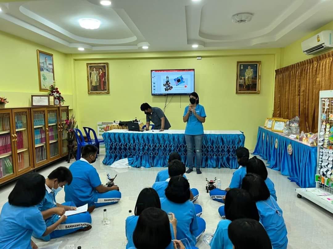 19. โครงการกิจกรรมการจัดการเรียนรู้แบบสะเต็มศึกษา รายวิชาวิทยาการคำนวณ หน่วยการเรียนรู้การเขียนโปรแกรมภาษาหุ่นยนต์ โรงเรียนบ้านวังทอง อ.เมือง จ.กำแพงเพชร | 18 กรกฎาคม 2565