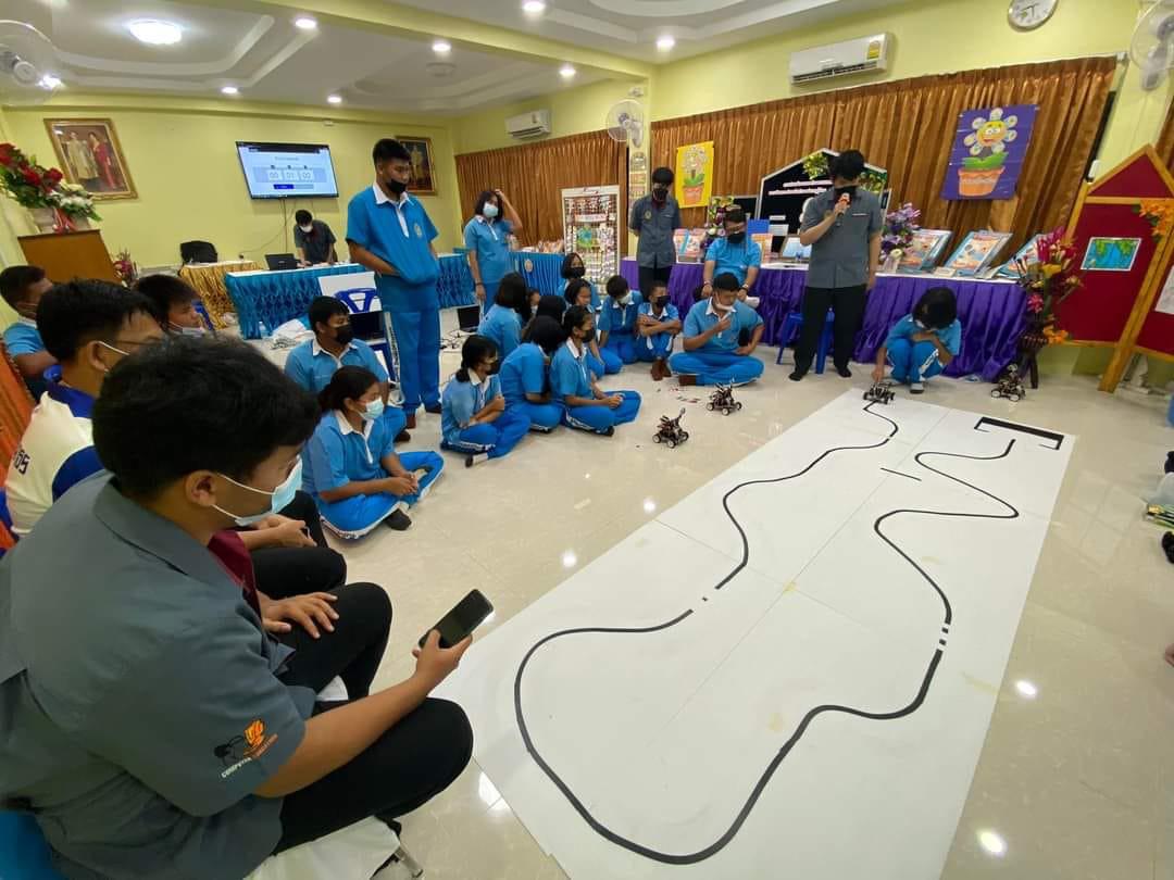 22. โครงการกิจกรรมการจัดการเรียนรู้แบบสะเต็มศึกษา รายวิชาวิทยาการคำนวณ หน่วยการเรียนรู้การเขียนโปรแกรมภาษาหุ่นยนต์ โรงเรียนบ้านวังทอง อ.เมือง จ.กำแพงเพชร | 18 กรกฎาคม 2565