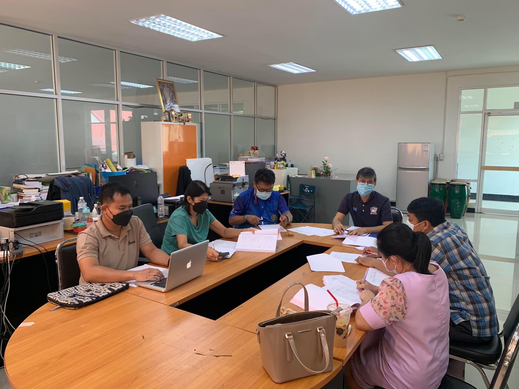 2. คณาจารย์ โปรแกรมวิชาคอมพิวเตอร์ จัดประชุมเพื่อปรับปรุงหลักสูตรใหม่ | 07 กรกฎาคม 2565