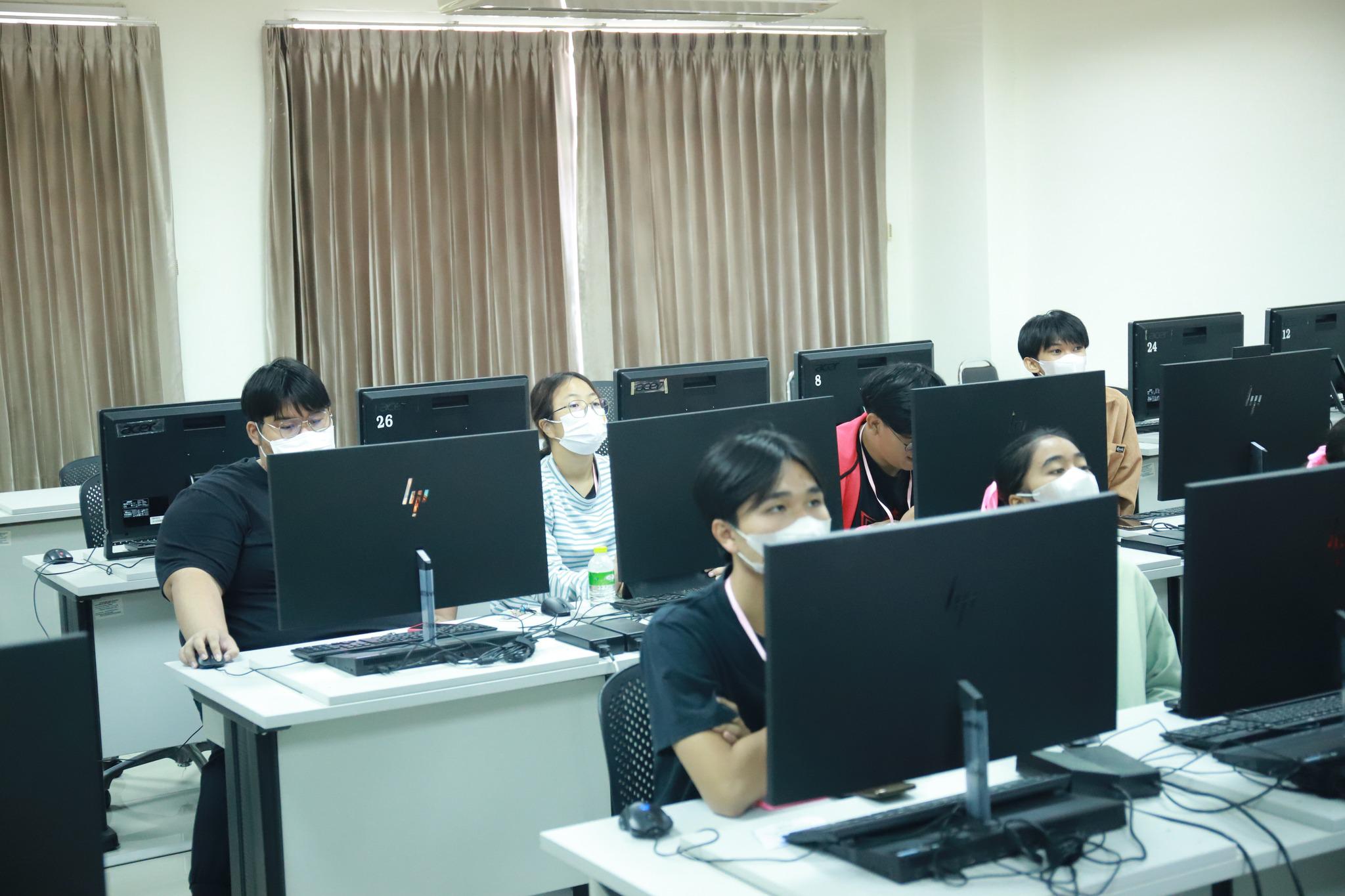 61. โครงการพัฒนาศักยภาพนักศึกษาโปรแกรมวิชาคอมพิวเตอร์ กิจกรรม อบรมการพัฒนาสื่อมัลติมีเดียเพื่อการเรียนรู้วัฒนธรรมประเพณี วันที่ 18 ธันวาคม พ.ศ.2565 ณ ห้องปฏิบัติการคอมพิวเตอร์ ชั้น 4 คณะครุศาสตร์   #เข้าร่วมอบรม นักศึกษาโปรแกรมวิชาคอมพิวเตอร์ ชั้นปีที่ 1