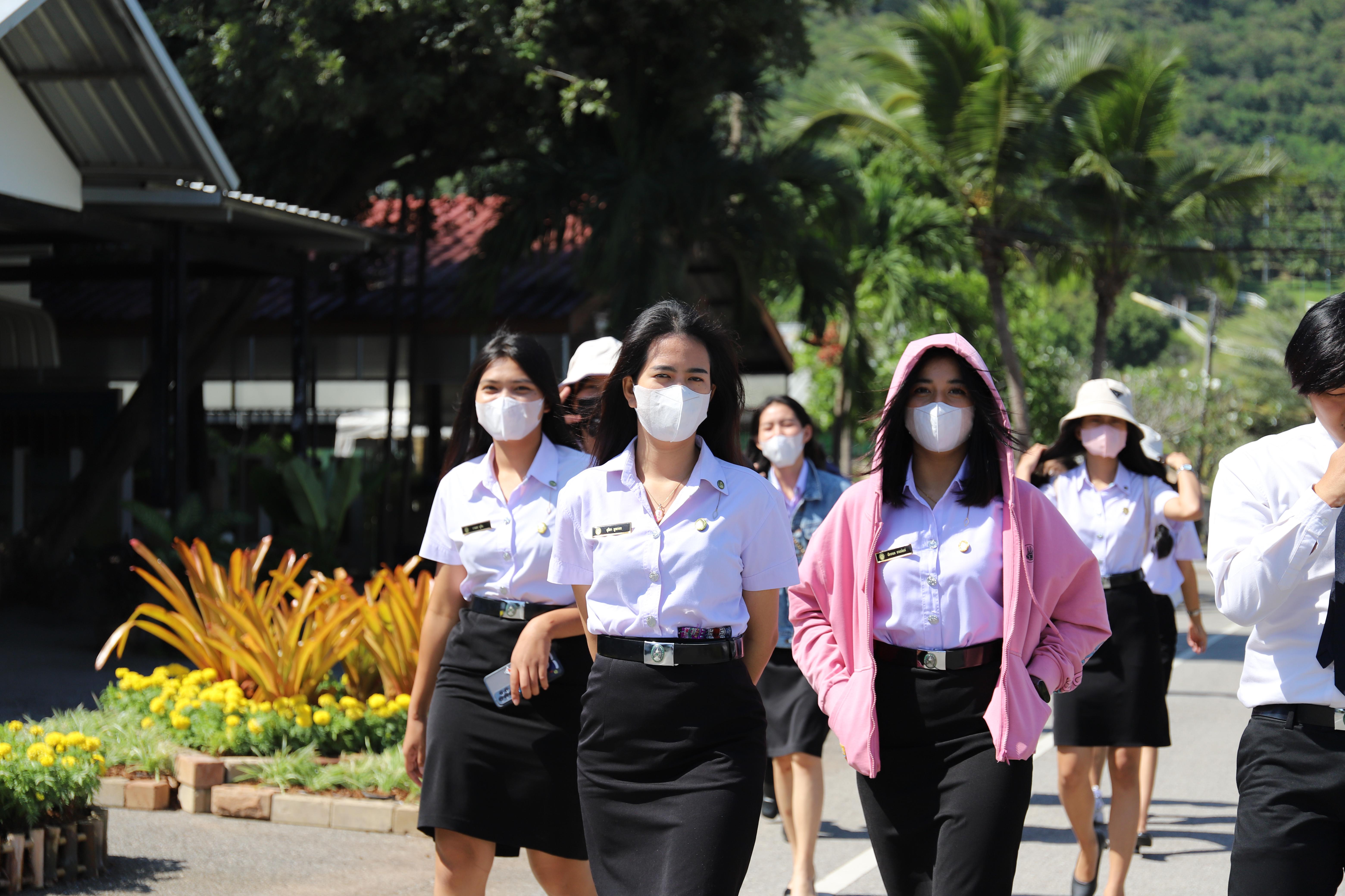 17. โครงการศึกษาดูงานโปรแกรมวิชาคอมพิวเตอร์  ระหว่างวันที่ 19-21 ธันวาคม พ.ศ.2565 ณ องค์การพิพิธภัณฑ์วิทยาศาสตร์แห่งชาติ จังหวัดปทุมธานี และโครงการชั่งหัวมันตามพระราชดำริ จังหวัดเพชรบุรี โดยมีนักศึกษาโปรแกรมวิชาคอมพิวเตอร์ชั้นปีที่ 2และ3 เข้าร่วมกิจกรรม