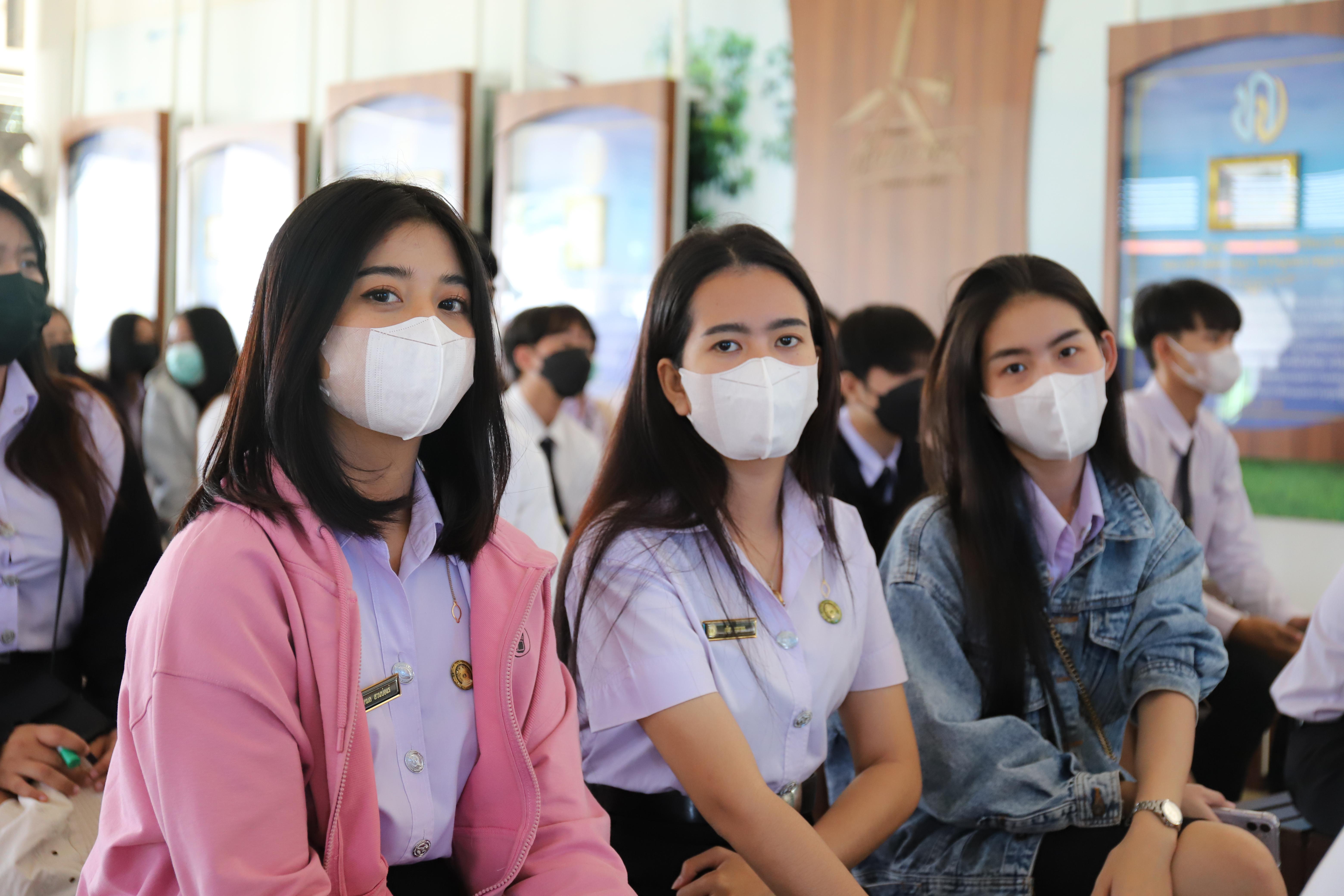 33. โครงการศึกษาดูงานโปรแกรมวิชาคอมพิวเตอร์  ระหว่างวันที่ 19-21 ธันวาคม พ.ศ.2565 ณ องค์การพิพิธภัณฑ์วิทยาศาสตร์แห่งชาติ จังหวัดปทุมธานี และโครงการชั่งหัวมันตามพระราชดำริ จังหวัดเพชรบุรี โดยมีนักศึกษาโปรแกรมวิชาคอมพิวเตอร์ชั้นปีที่ 2และ3 เข้าร่วมกิจกรรม