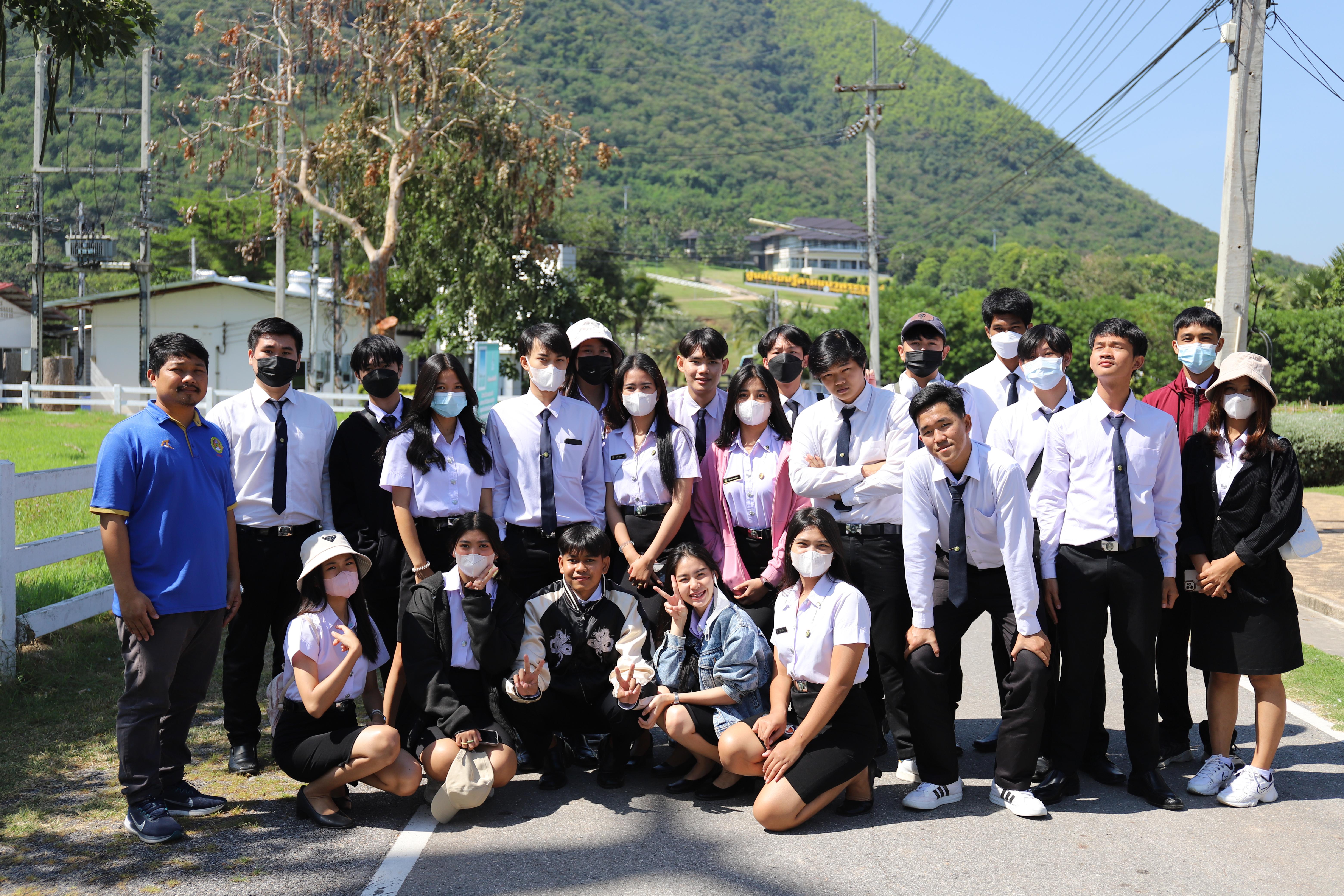 71. โครงการศึกษาดูงานโปรแกรมวิชาคอมพิวเตอร์  ระหว่างวันที่ 19-21 ธันวาคม พ.ศ.2565 ณ องค์การพิพิธภัณฑ์วิทยาศาสตร์แห่งชาติ จังหวัดปทุมธานี และโครงการชั่งหัวมันตามพระราชดำริ จังหวัดเพชรบุรี โดยมีนักศึกษาโปรแกรมวิชาคอมพิวเตอร์ชั้นปีที่ 2และ3 เข้าร่วมกิจกรรม