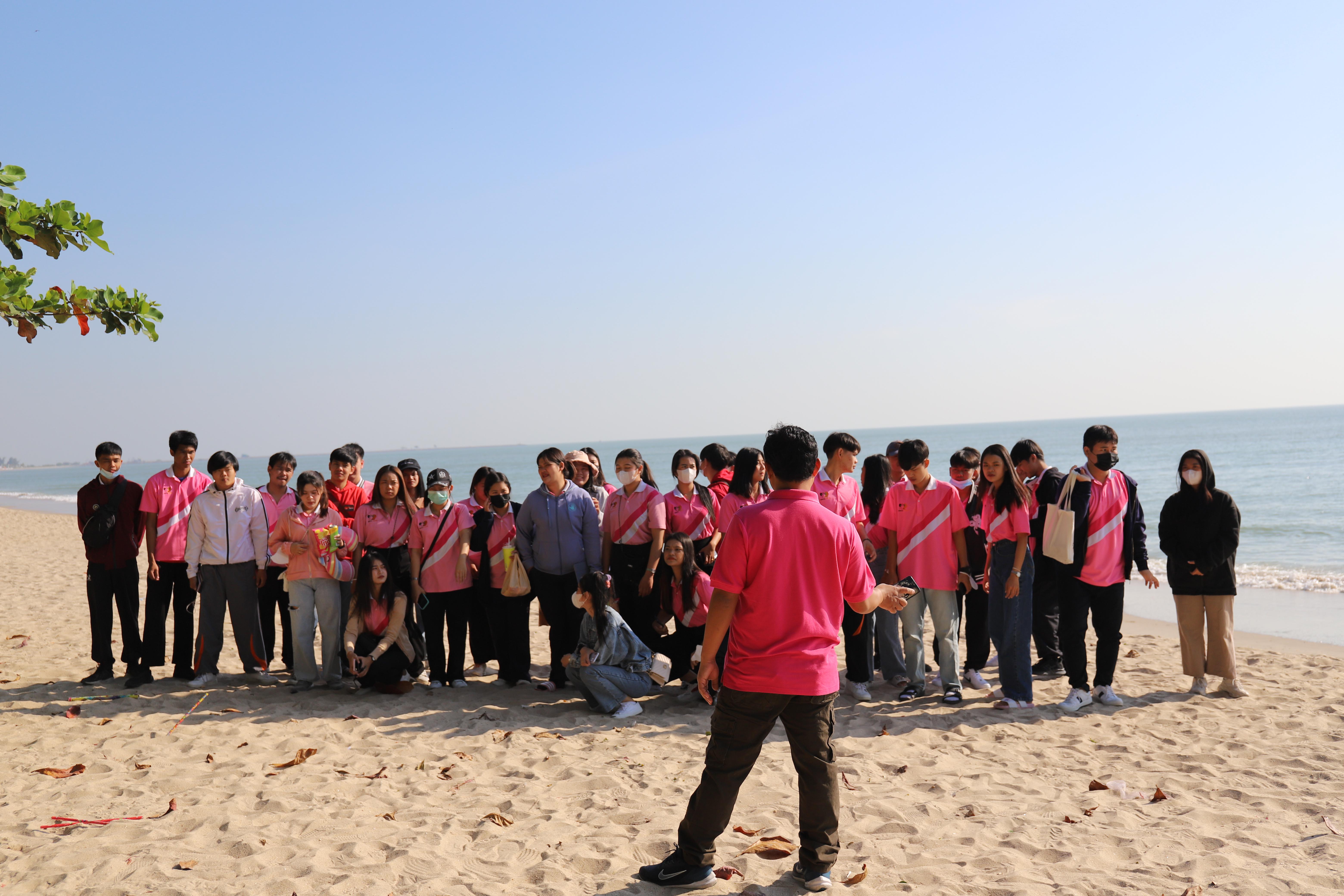 98. โครงการศึกษาดูงานโปรแกรมวิชาคอมพิวเตอร์  ระหว่างวันที่ 19-21 ธันวาคม พ.ศ.2565 ณ องค์การพิพิธภัณฑ์วิทยาศาสตร์แห่งชาติ จังหวัดปทุมธานี และโครงการชั่งหัวมันตามพระราชดำริ จังหวัดเพชรบุรี โดยมีนักศึกษาโปรแกรมวิชาคอมพิวเตอร์ชั้นปีที่ 2และ3 เข้าร่วมกิจกรรม