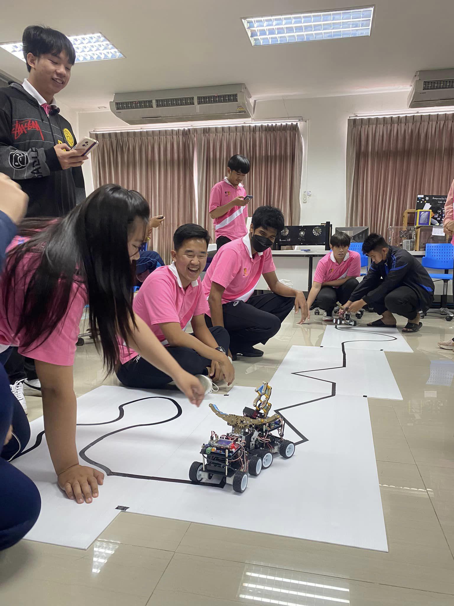 15. 18-19 ก.พ. 66 จัดโครงการส่งเสริมการจัดการเรียนรู้แบบสะเต็มศึกษา กิจกรรม “การออกแบบการจัดการเรียนรู้ STEM โปรแกรมคอมพิวเตอร์” #ขอบคุณความตั้งใจของนักศึกษา  #ขอบคุณวิทยากรผู้ช่วย พี่เอฟ ปี 4 #สถานีต่อไปจัดบริการวิชาการ