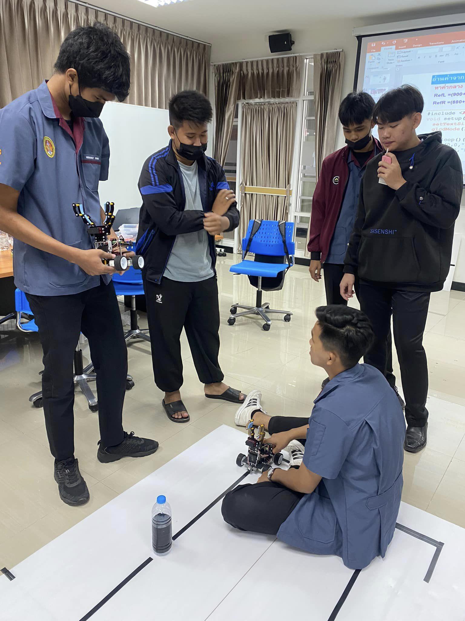 21. 18-19 ก.พ. 66 จัดโครงการส่งเสริมการจัดการเรียนรู้แบบสะเต็มศึกษา กิจกรรม “การออกแบบการจัดการเรียนรู้ STEM โปรแกรมคอมพิวเตอร์” #ขอบคุณความตั้งใจของนักศึกษา  #ขอบคุณวิทยากรผู้ช่วย พี่เอฟ ปี 4 #สถานีต่อไปจัดบริการวิชาการ