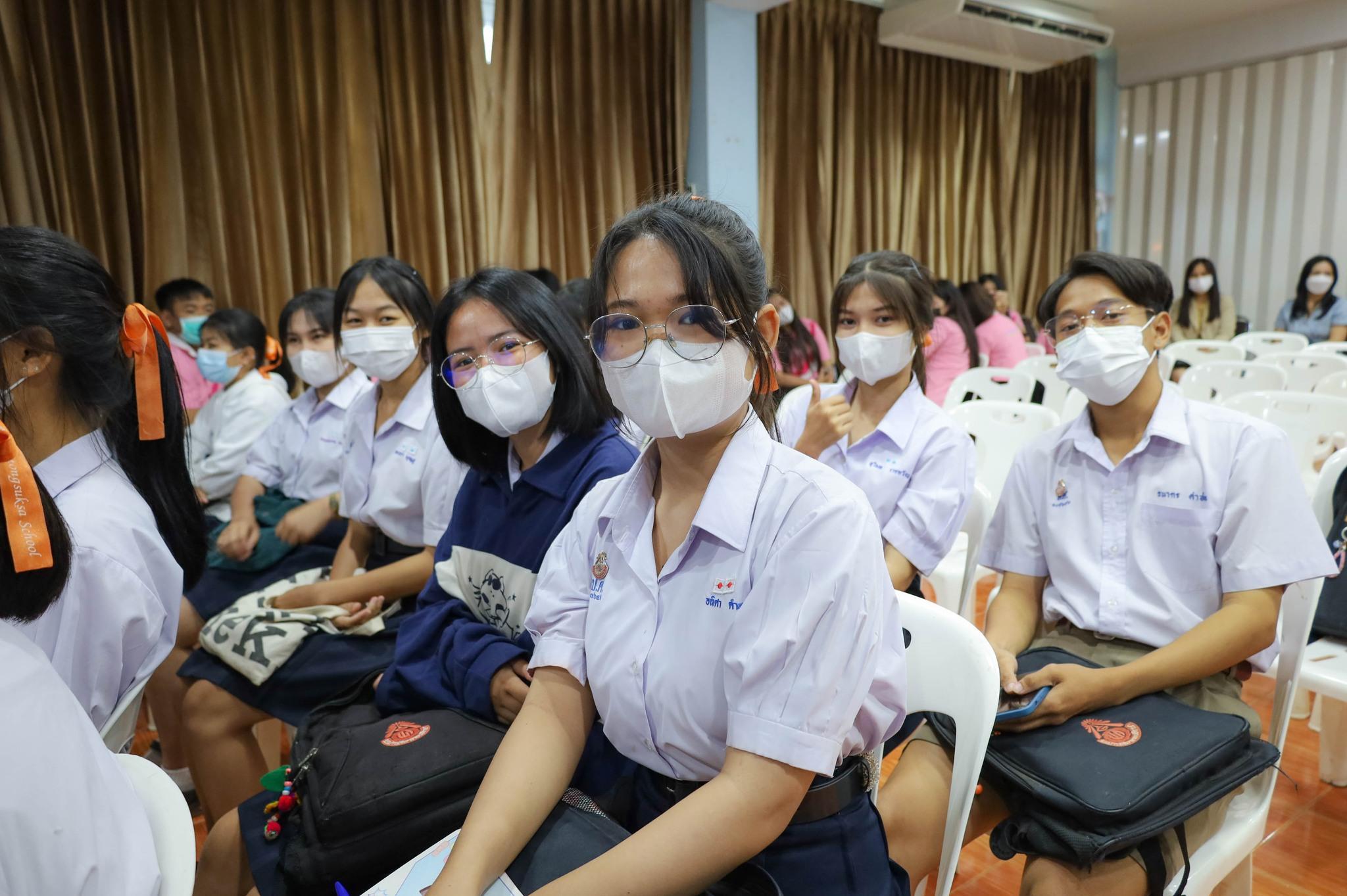 2. นักศึกษาโปรแกรมวิชาคอมพิวเตอร์ ชั้นปีที่ 3 ร่วมจัดงานนิทรรศการงานเปิดโลกการเรียนรู้มุ่งสู่การพัฒนาคุณภาพผู้เรียน วันที่ 16 กุมภาพันธ์ 2566 ณ โรงเรียนวังแขมวิทยาคม อำเภอคลองขลุง จังหวัดกำแพงเพชร