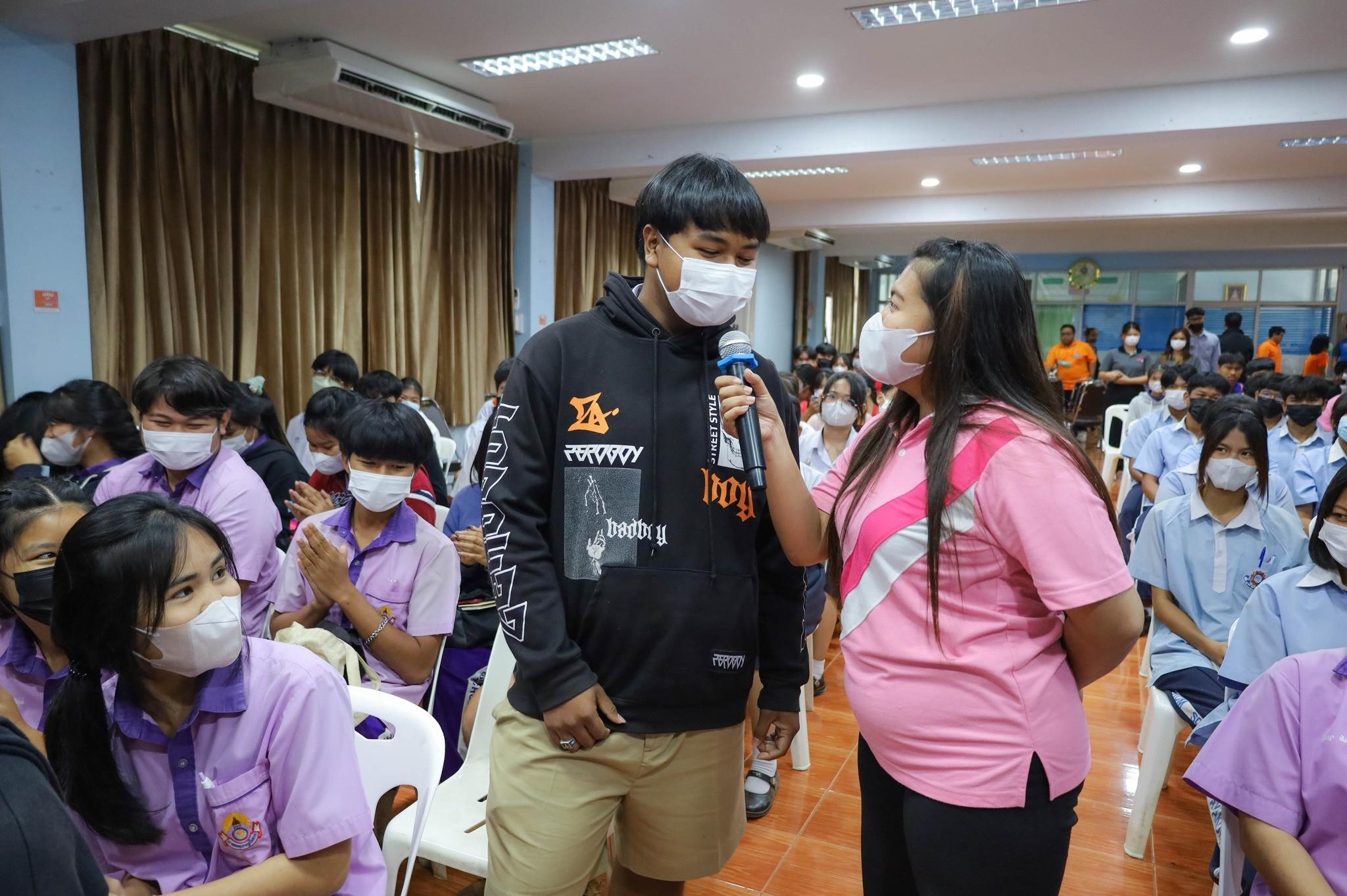 10. นักศึกษาโปรแกรมวิชาคอมพิวเตอร์ ชั้นปีที่ 3 ร่วมจัดงานนิทรรศการงานเปิดโลกการเรียนรู้มุ่งสู่การพัฒนาคุณภาพผู้เรียน วันที่ 16 กุมภาพันธ์ 2566 ณ โรงเรียนวังแขมวิทยาคม อำเภอคลองขลุง จังหวัดกำแพงเพชร