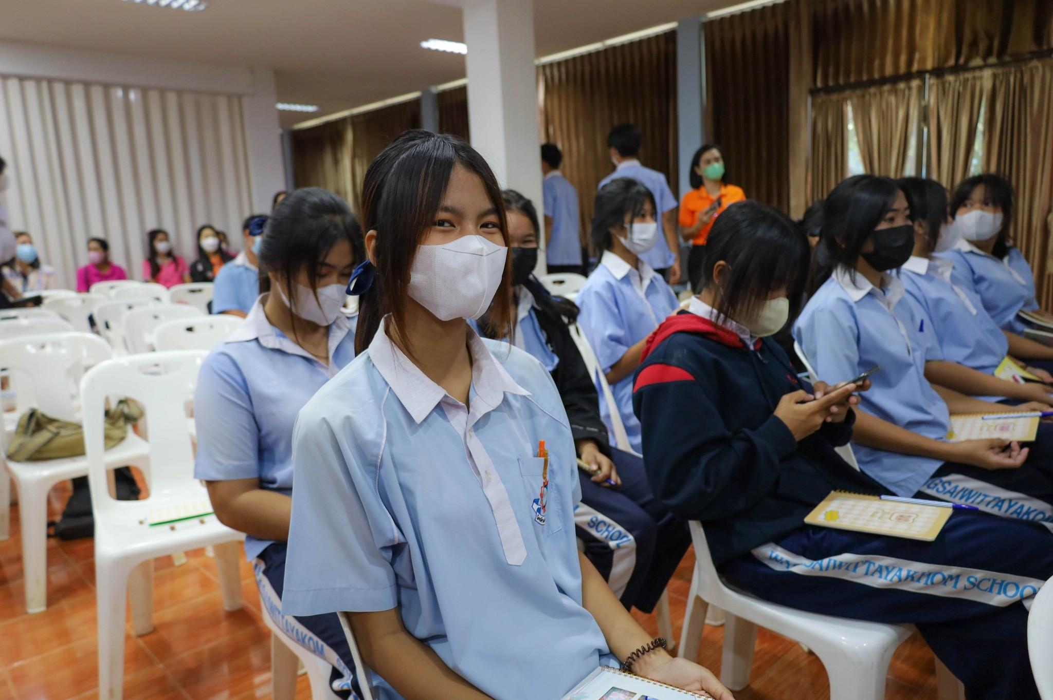 3. นักศึกษาโปรแกรมวิชาคอมพิวเตอร์ ชั้นปีที่ 3 ร่วมจัดงานนิทรรศการงานเปิดโลกการเรียนรู้มุ่งสู่การพัฒนาคุณภาพผู้เรียน วันที่ 16 กุมภาพันธ์ 2566 ณ โรงเรียนวังแขมวิทยาคม อำเภอคลองขลุง จังหวัดกำแพงเพชร