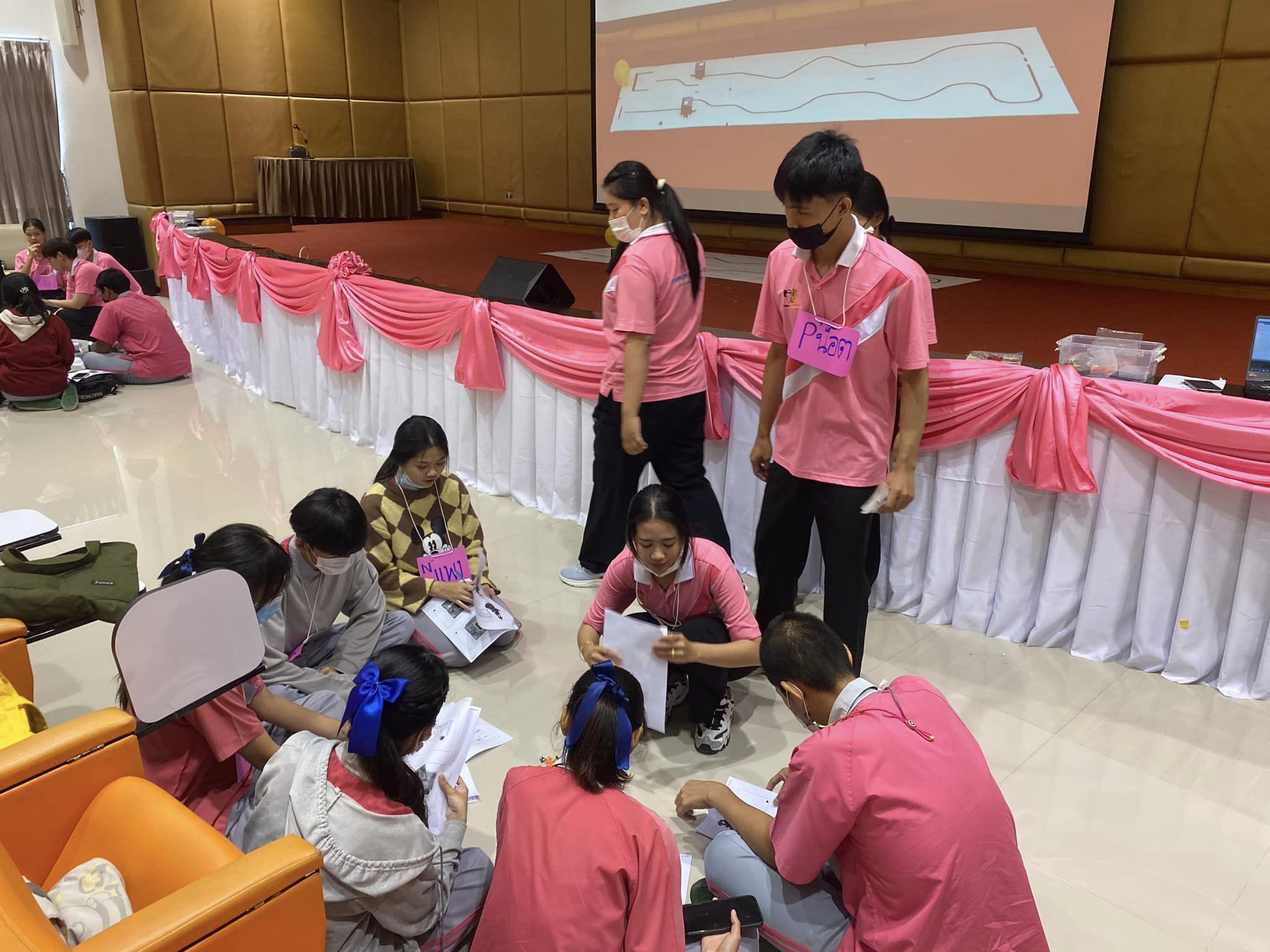 4. จัดกิจกรรมโครงการส่งเสริมการจัดการเรียนรู้แบบสะเต็มศึกษา กิจกรรม“การเรียนรู้ STEM สู่สถานศึกษา โปรแกรมคอมพิวเตอร์” ให้แก่นักเรียนโรงเรียนชากังราววิทยา(อินทร์-ชุ่ม ดีสารอุปถัมภ์) วันที่ 22 กุมภาพันธ์ 2566 ณ ห้องประชุมสโลป ชั้น 3 คณะครุศาสตร์