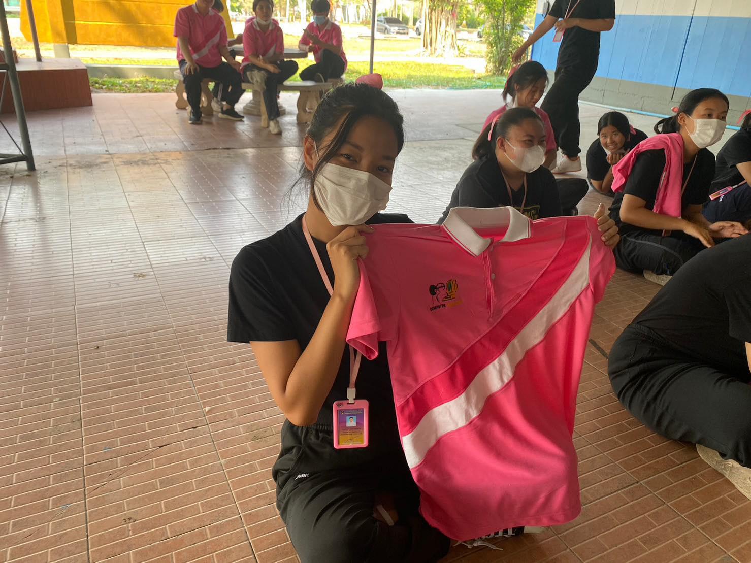 22. วันที่ 23 มีนาคม พ.ศ.2566  กิจกรรม แจก มอบ เสื้อเอกคอมพิวเตอร์ โดยพี่ปี 2  ( 