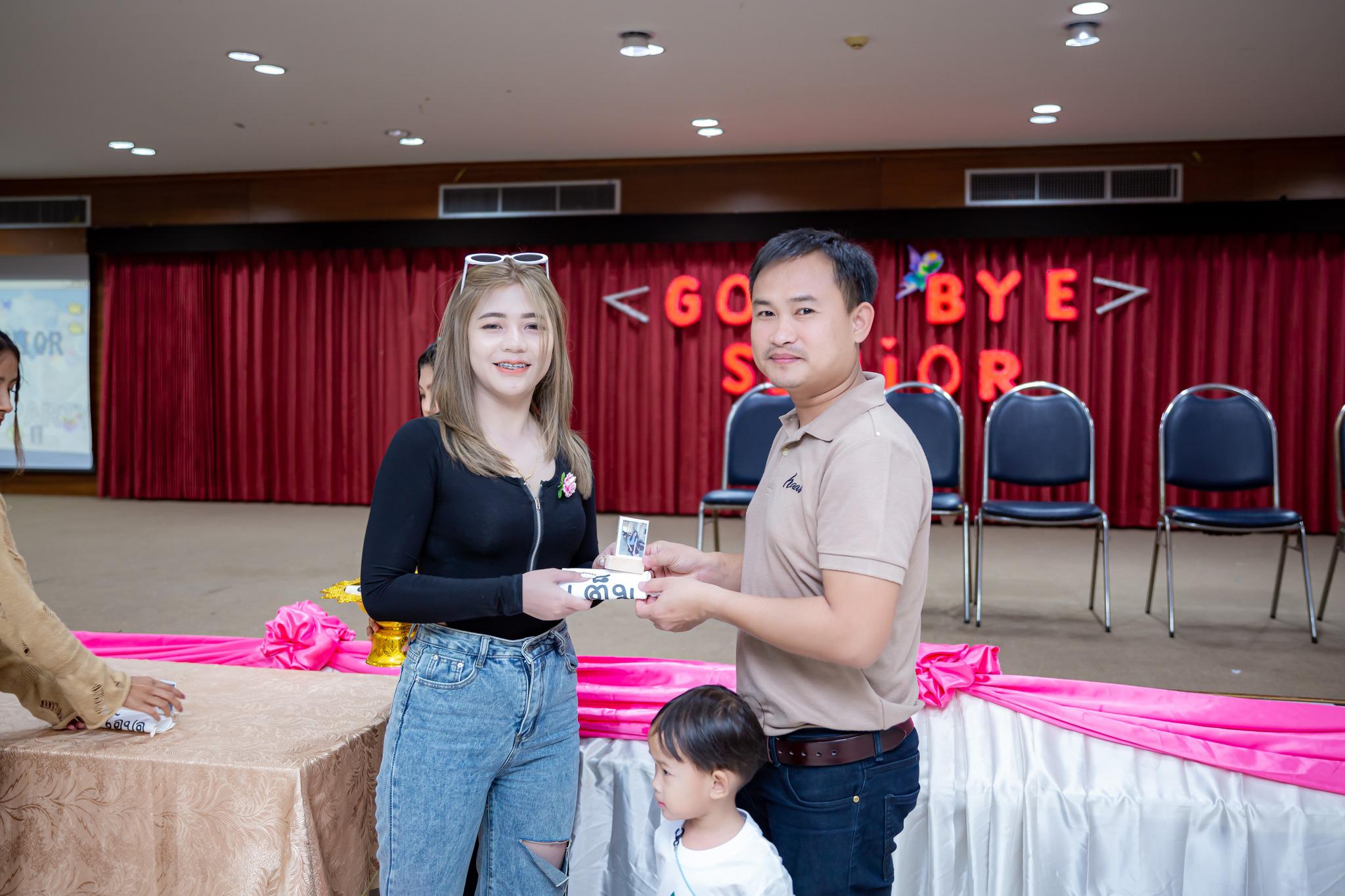 1. กิจกรรม อำลารุ่นพี่คอมพิวเตอร์ ปี4 และ ปี5