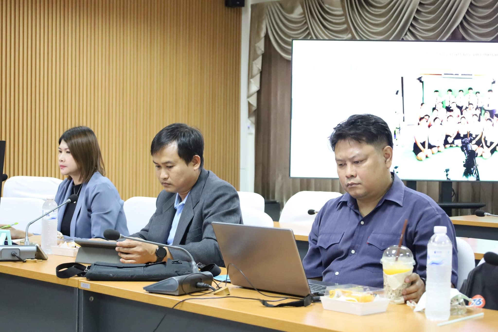 8. วันศุกร์ที่ 9 มิถุนายน พ.ศ.2566 ขอขอบคุณคณะกรรมการตรวจประเมินคุณภาพภายใน ระดับหลักสูตร  ผลการดำเนินงานปีการศึกษา 2565 หลักสูตรครุศาสตรบัณฑิต โปรแกรมวิชาคอมพิวเตอร์ ขอแสดงความยินดี กับประธานโปรแกรมคนใหม่ อาจารย์ ดร.วิวัฒน์ ทวีทรัพย์
