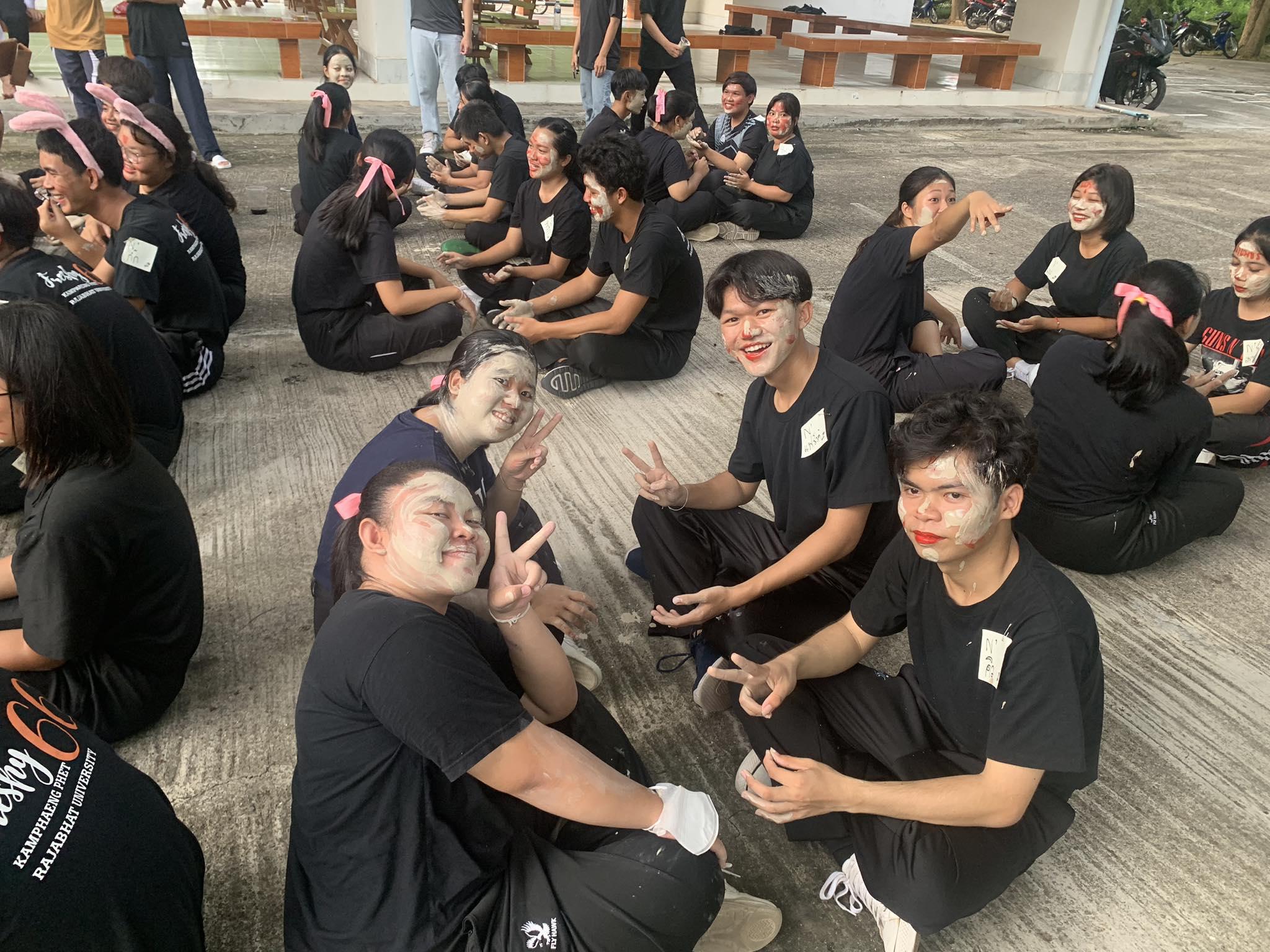 10. วันที่ 28 มิถุนายน พ.ศ.2566 เวลา 16.30น.โปรแกรมวิชาคอมพิวเตอร์ จัดกิจกรรมเฉลยสายรหัสน้องพี่ เพื่อเป็นที่ปรึกษาดูแลซึ่งกันและกันระหว่างพี่กับน้อง