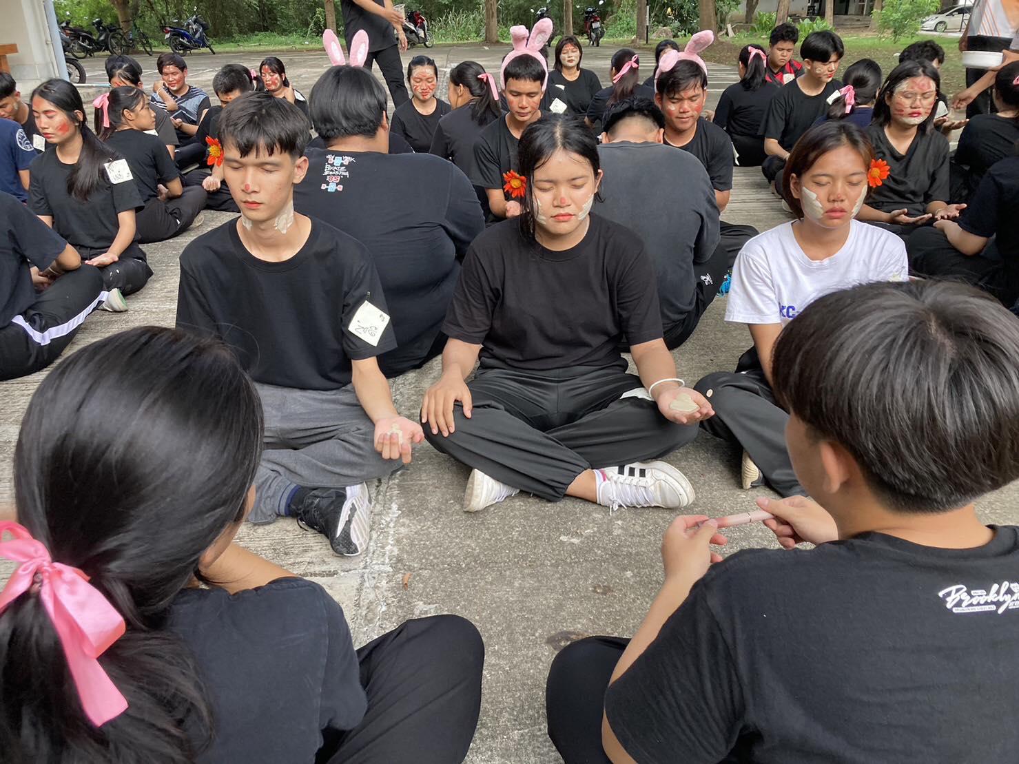 18. วันที่ 28 มิถุนายน พ.ศ.2566 เวลา 16.30น.โปรแกรมวิชาคอมพิวเตอร์ จัดกิจกรรมเฉลยสายรหัสน้องพี่ เพื่อเป็นที่ปรึกษาดูแลซึ่งกันและกันระหว่างพี่กับน้อง