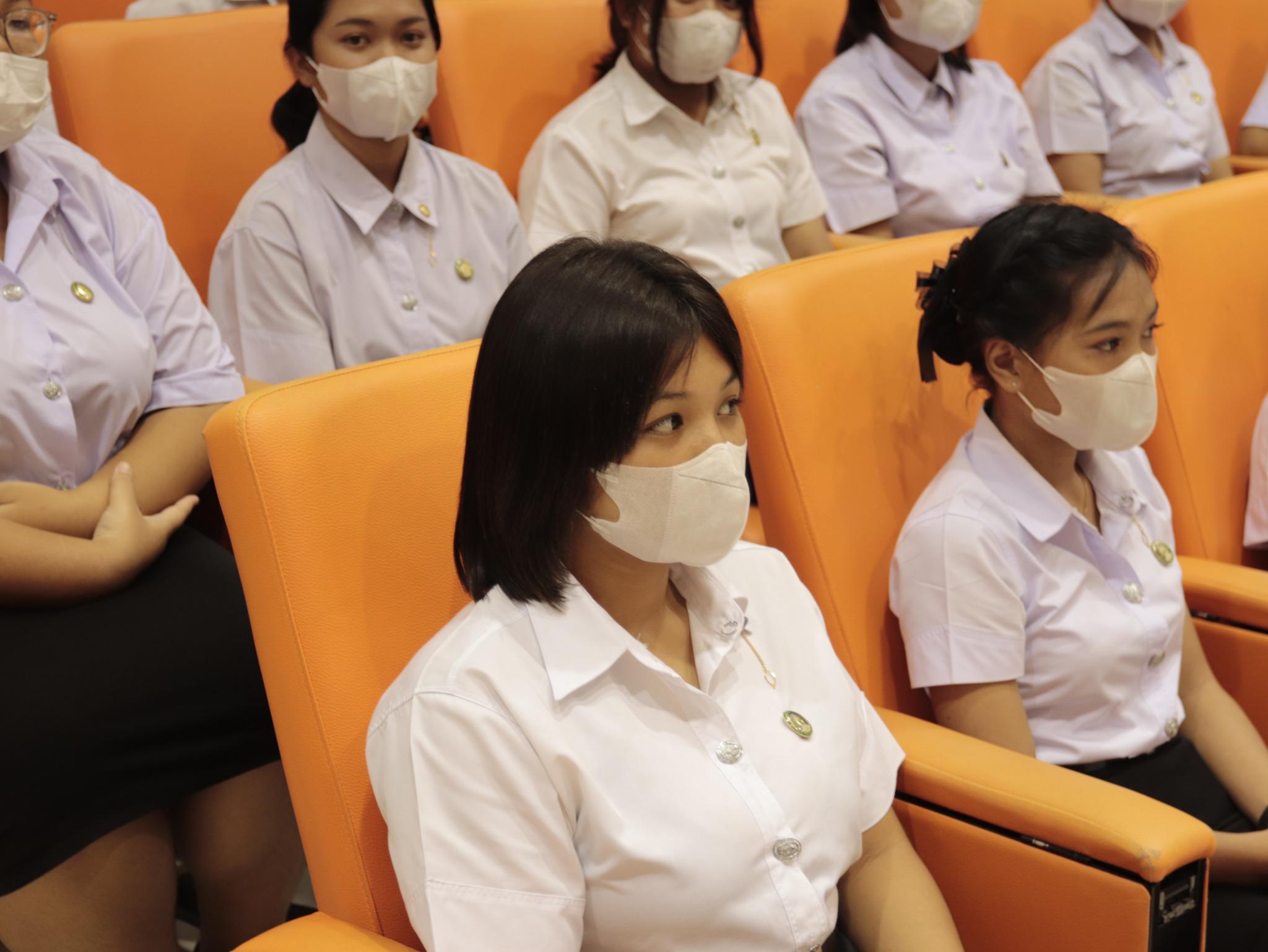 6. ภาพกิจกรรมพิธีไหว้ครู โปรแกรมวิชาคอมพิวเตอร์  คณะครุศาสตร์  มหาวิทยาลัยราชภัฏกำแพงเพชร  ประจำปีการศึกษา 2566 ในวันที่ 6 กรกฎาคม พ.ศ.2566   ณ ห้องประชุมคุรุร่มสัก 2