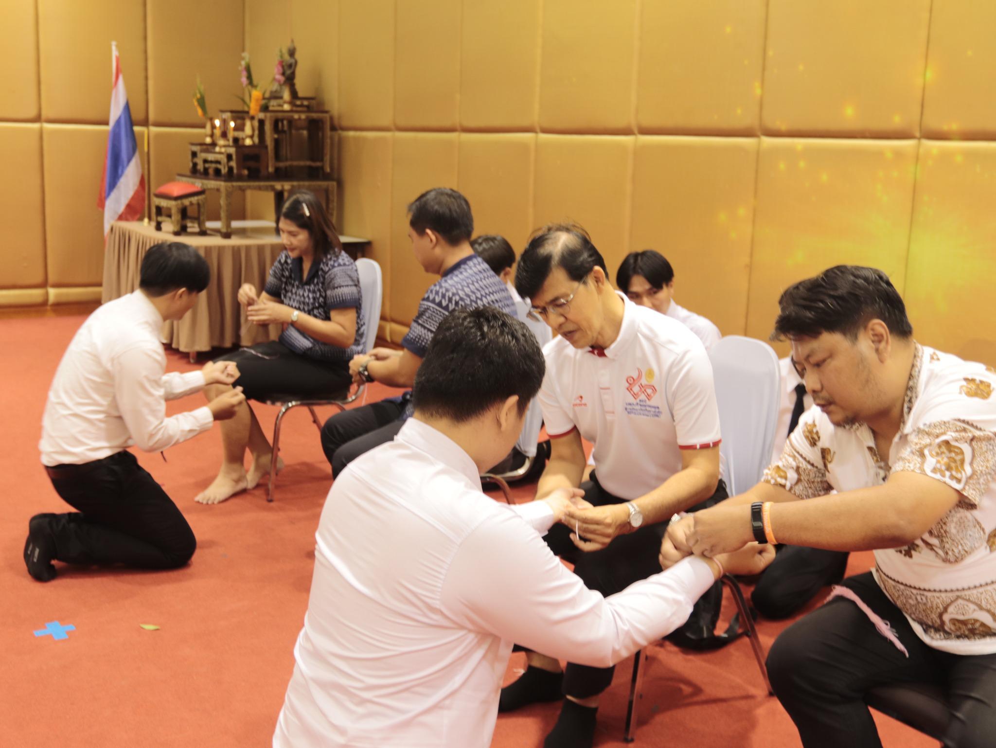18. ภาพกิจกรรมพิธีไหว้ครู โปรแกรมวิชาคอมพิวเตอร์  คณะครุศาสตร์  มหาวิทยาลัยราชภัฏกำแพงเพชร  ประจำปีการศึกษา 2566 ในวันที่ 6 กรกฎาคม พ.ศ.2566   ณ ห้องประชุมคุรุร่มสัก 2