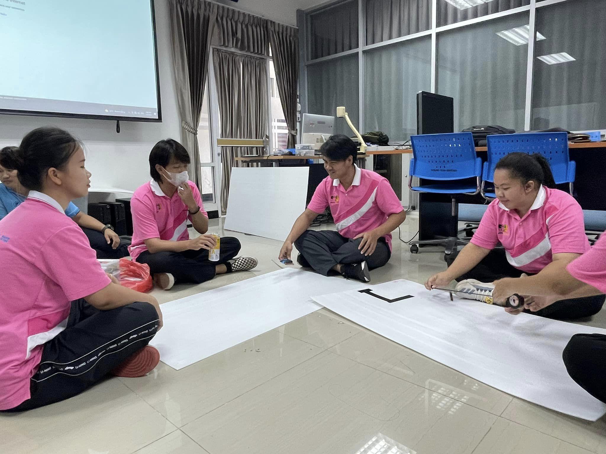 30. ได้จัดกิจกรรมโครงการพัฒนาสมรรถนะด้านดิจิทัล กิจกรรมอบรมเชิงปฏิบัติการพัฒนาทักษะดิจิทัล เรื่อง การจัดการเรียนรู้ STEM โปรแกรมคอมพิวเตอร์ สำหรับนักศึกษา ประจำปีการศึกษา 2566 “ 