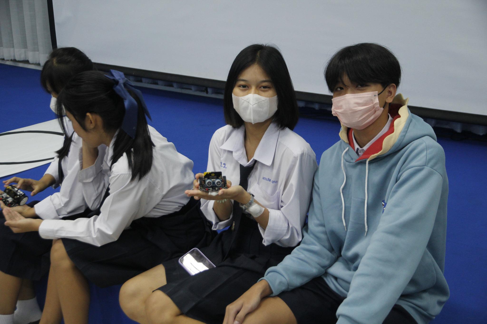 57. 12 ก.ค. 66 ณ โรงเรียนชากังราววิทยา (อินทร์-ชุ่ม ดีสารอุปถัมภ์) โปรแกรมวิชาคอมพิวเตอร์ คณะครุศาสตร์ ร่วม จัดกิจกรรมโครงการพัฒนาสมรรถนะด้านดิจิทัล กิจกรรมอบรมเชิงปฏิบัติการพัฒนาทักษะดิจิทัล