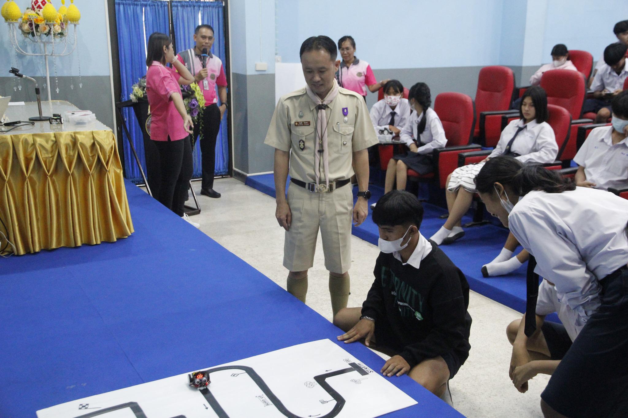 2. 12 ก.ค. 66 ณ โรงเรียนชากังราววิทยา (อินทร์-ชุ่ม ดีสารอุปถัมภ์) โปรแกรมวิชาคอมพิวเตอร์ คณะครุศาสตร์ ร่วม จัดกิจกรรมโครงการพัฒนาสมรรถนะด้านดิจิทัล กิจกรรมอบรมเชิงปฏิบัติการพัฒนาทักษะดิจิทัล