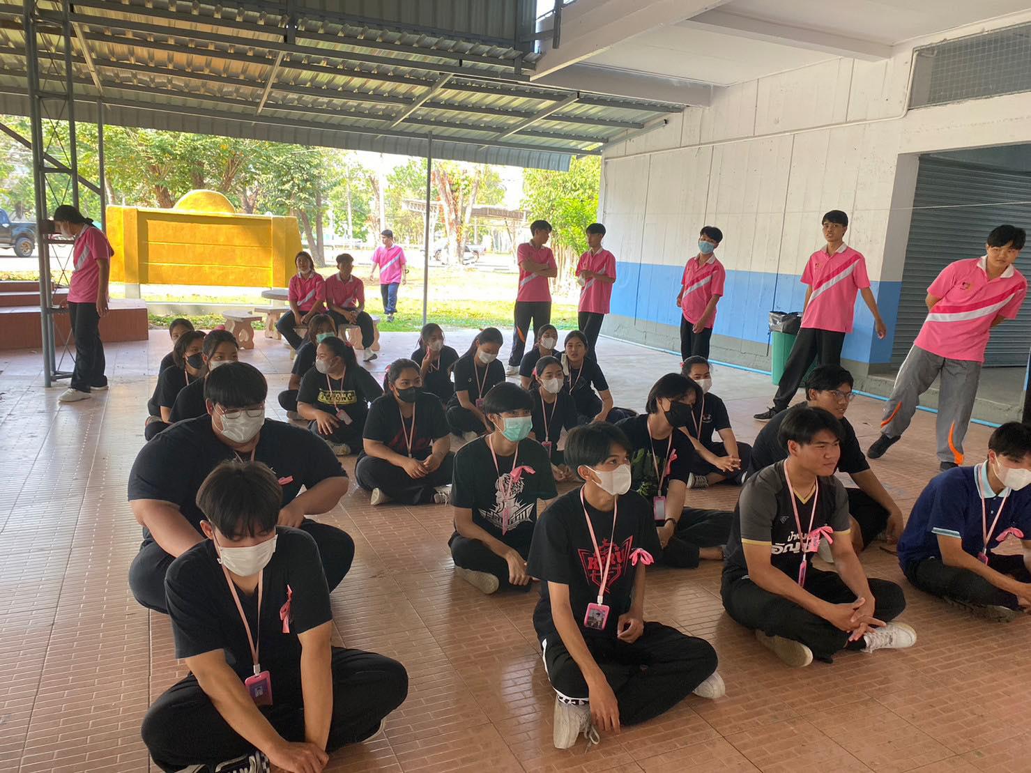 3. วันที่ 23 มีนาคม พ.ศ.2566  กิจกรรม แจก มอบ เสื้อเอกคอมพิวเตอร์ โดยพี่ปี 2  (