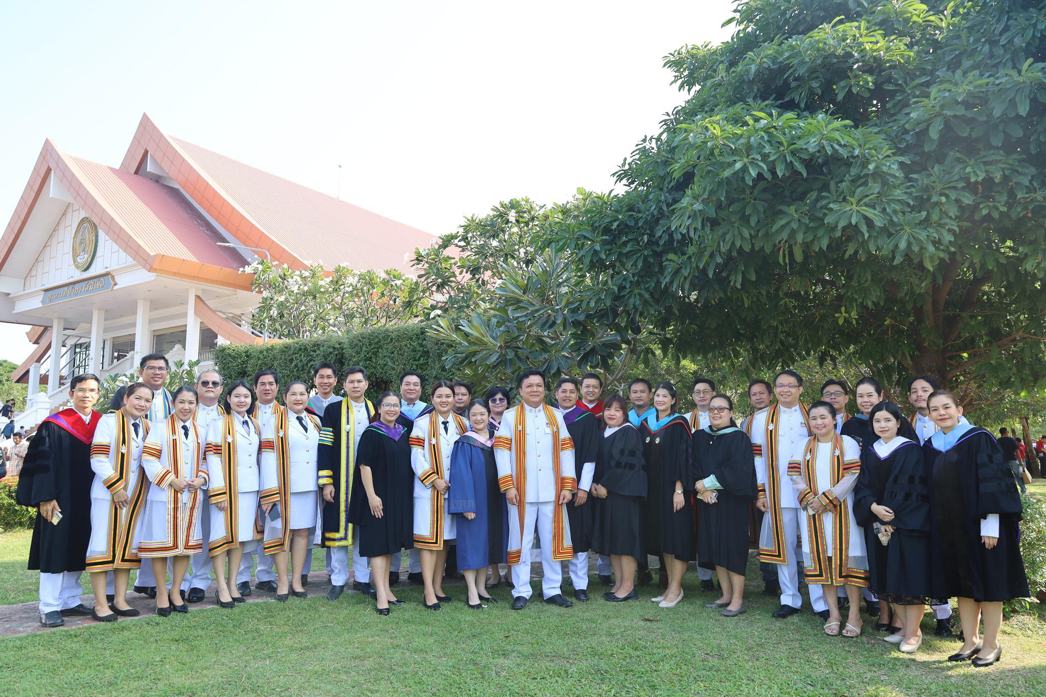 10. บรรยากาศงานซ้อมรับปริญญา บัณฑิตครุศาสตร์ คณะครุศาสตร์ มหาวิทยาลัยราชภัฏกำแพงเพชร ประจำปีการศึกษา 2563-2564