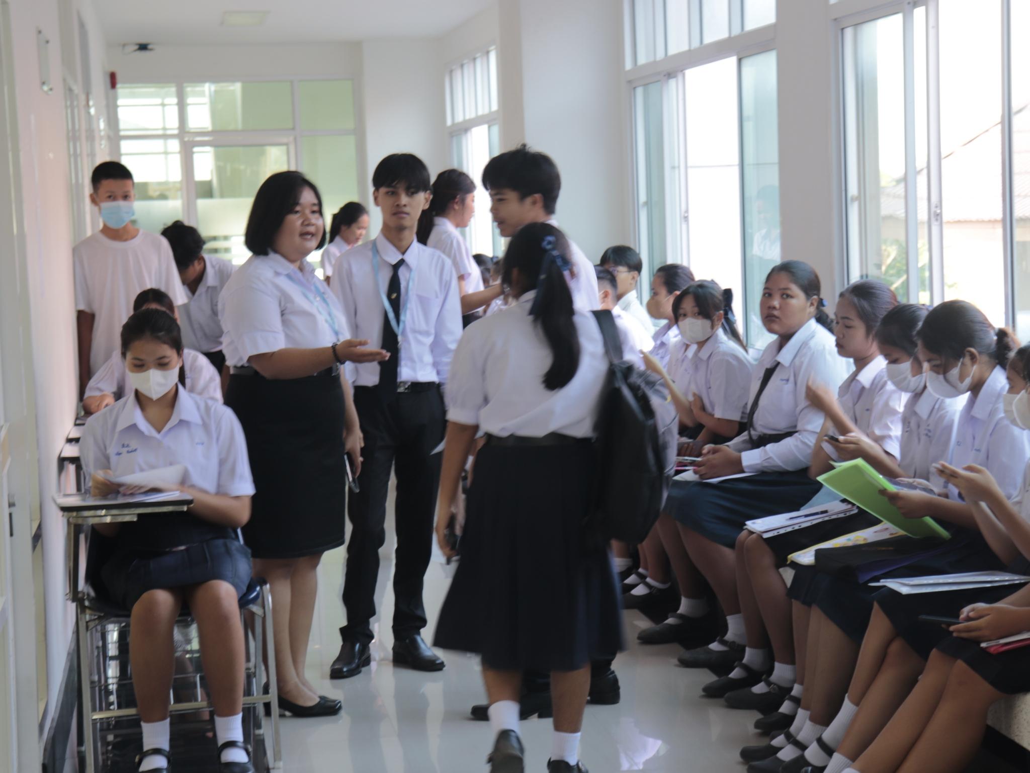 4. ภาพบรรยากาศการสอบสัมภาษณ์ ภาคปกติ รอบที่1 โปรแกรมวิชาคอมพิวเตอร์ คณะครุศาสตร์ มหาวิทยาลัยราชภัฏกำแพงเพชร ปีการศึกษา 2567  ในวันที่ 16 ธันวาคม 2566