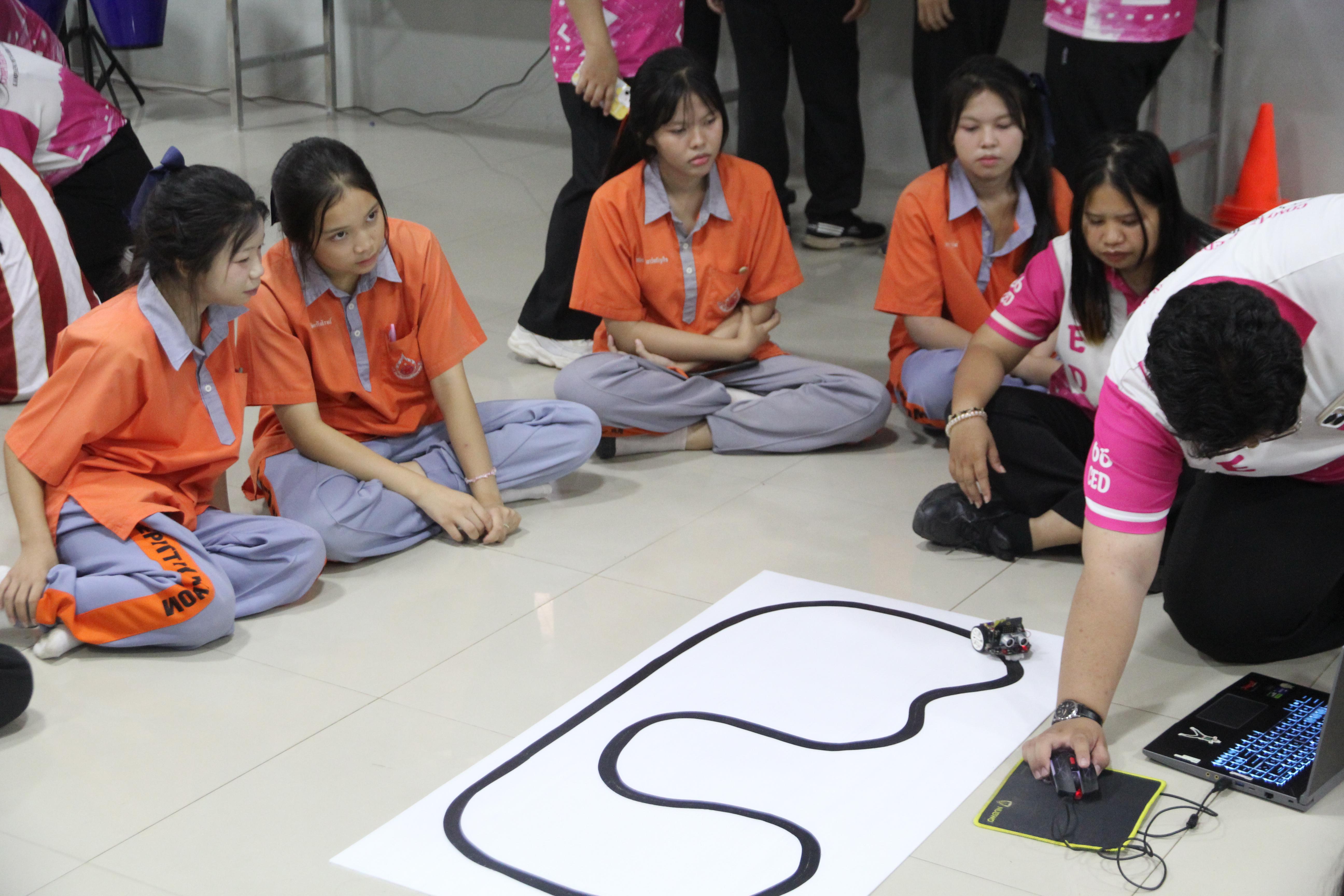 180. โปรแกรมวิชาคอมพิวเตอร์ ร่วมจัดค่ายวิชาการ 8 กลุ่มสาระการเรียนรู้ประจำปีการศึกษา 2568