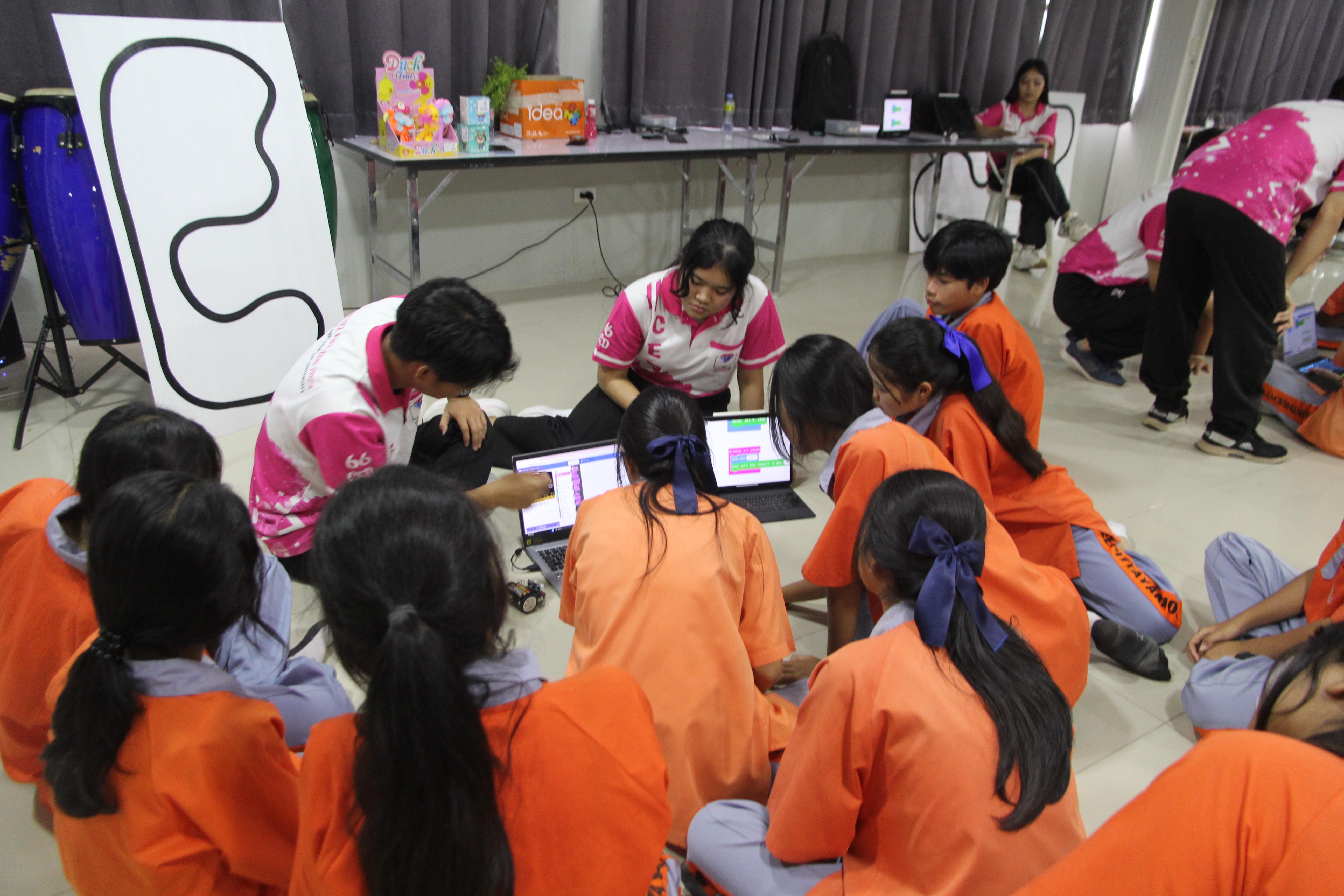 250. โปรแกรมวิชาคอมพิวเตอร์ ร่วมจัดค่ายวิชาการ 8 กลุ่มสาระการเรียนรู้ประจำปีการศึกษา 2568