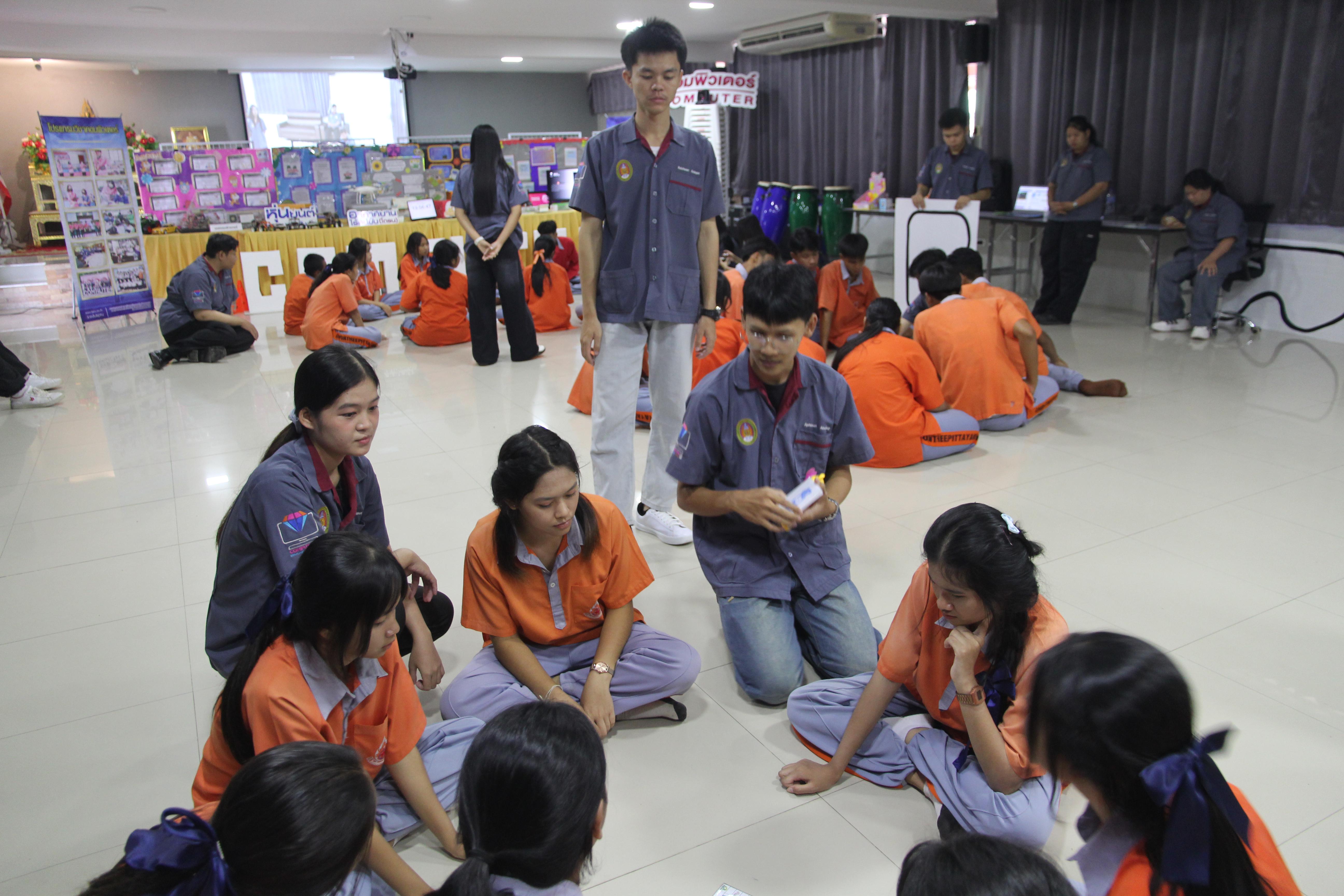 368. โปรแกรมวิชาคอมพิวเตอร์ ร่วมจัดค่ายวิชาการ 8 กลุ่มสาระการเรียนรู้ประจำปีการศึกษา 2568